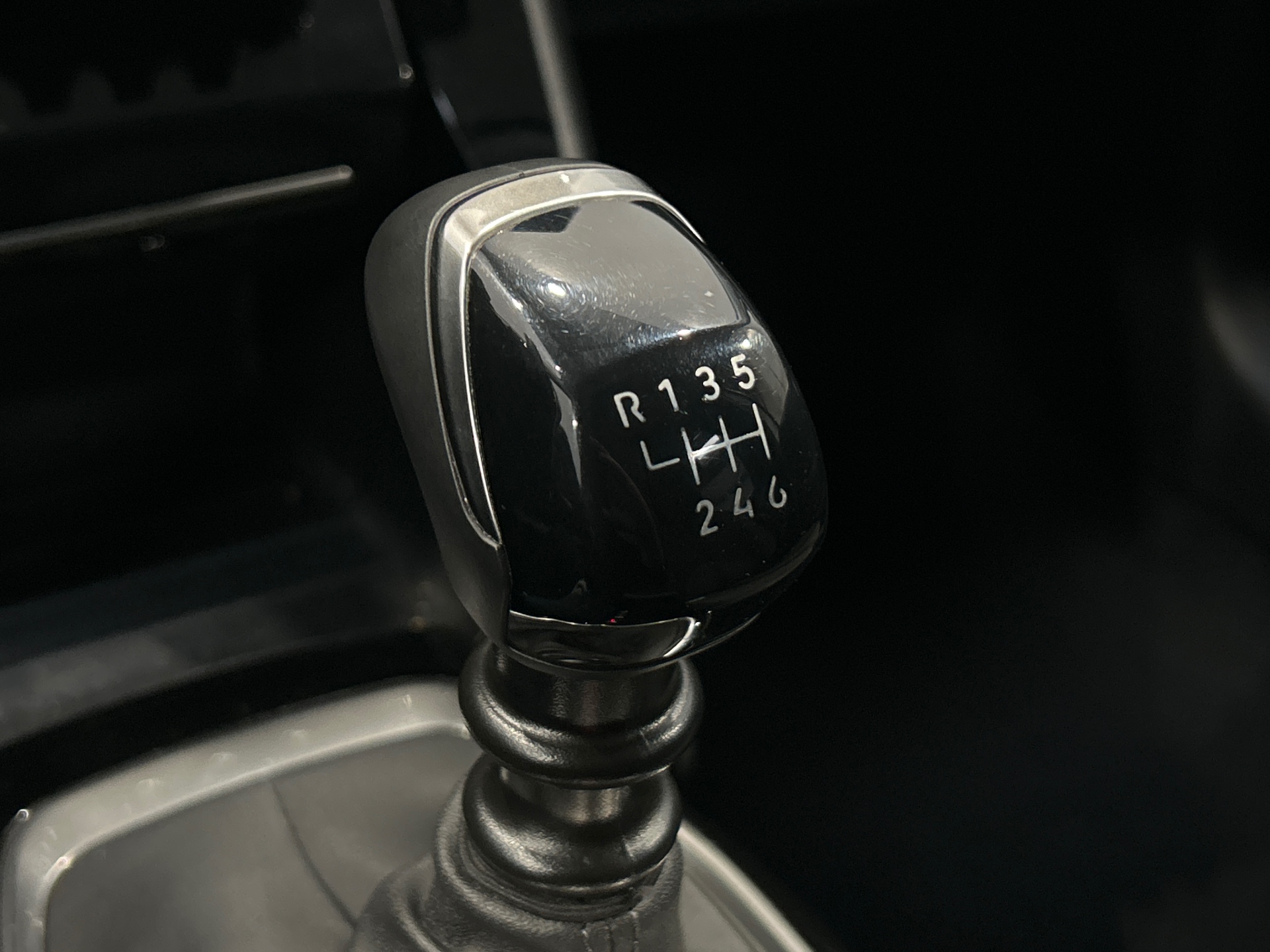 PEUGEOT 208 ALL PT100 BVM