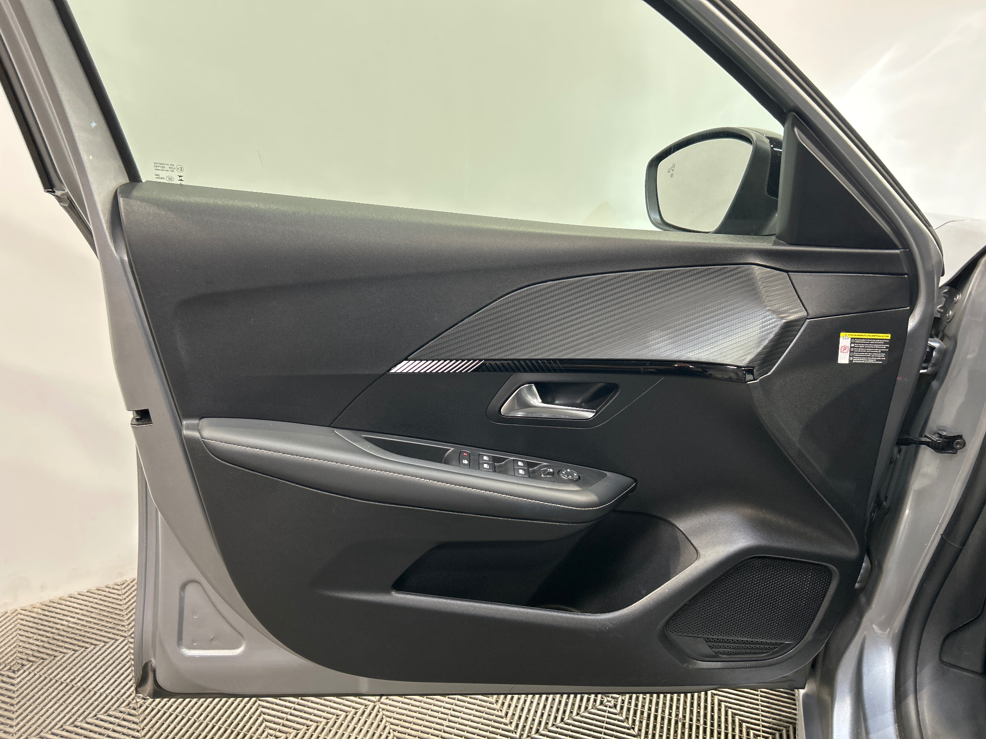 PEUGEOT 208 ALL PT100 BVM