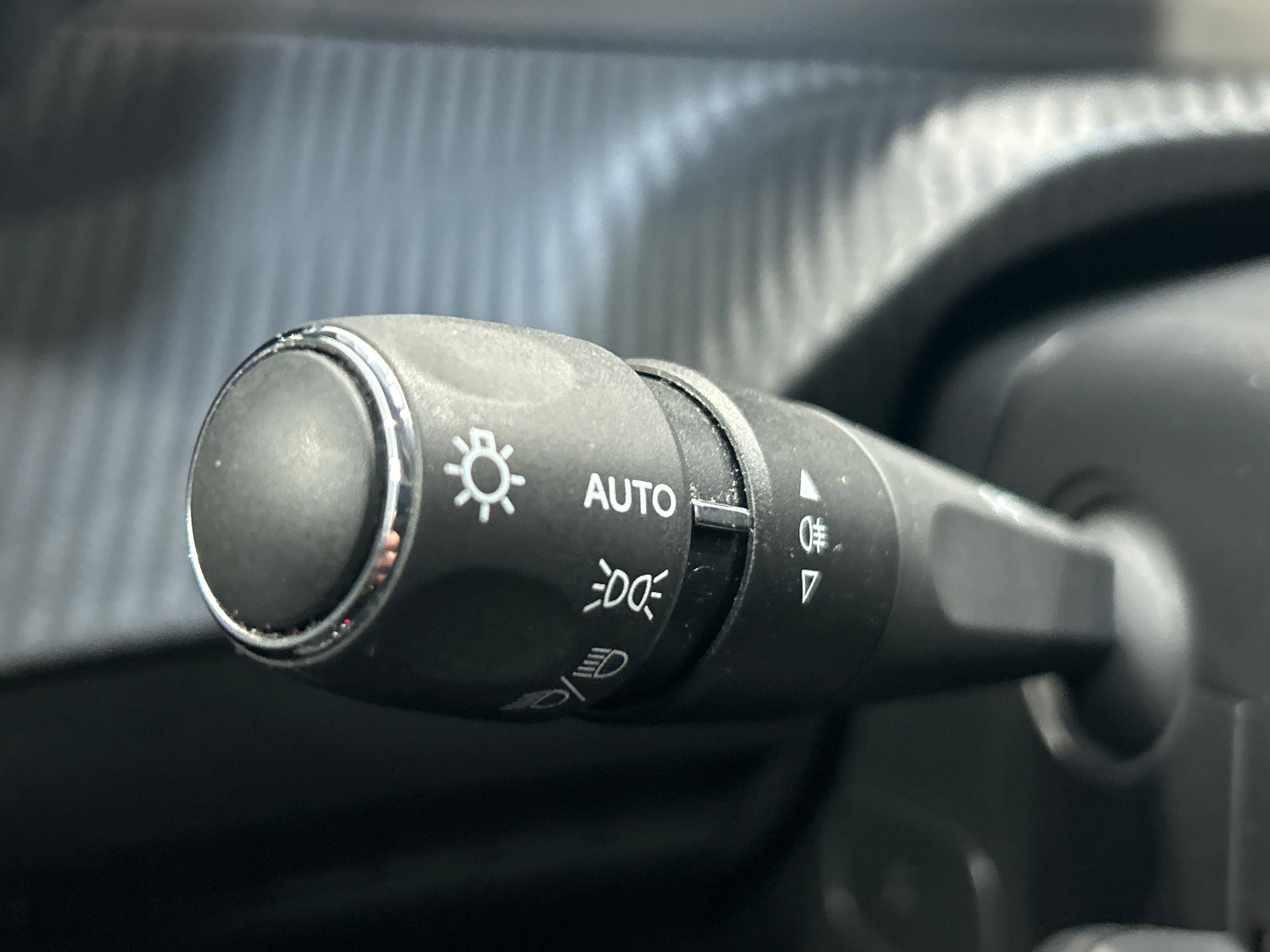PEUGEOT 208 ALL PT100 BVM