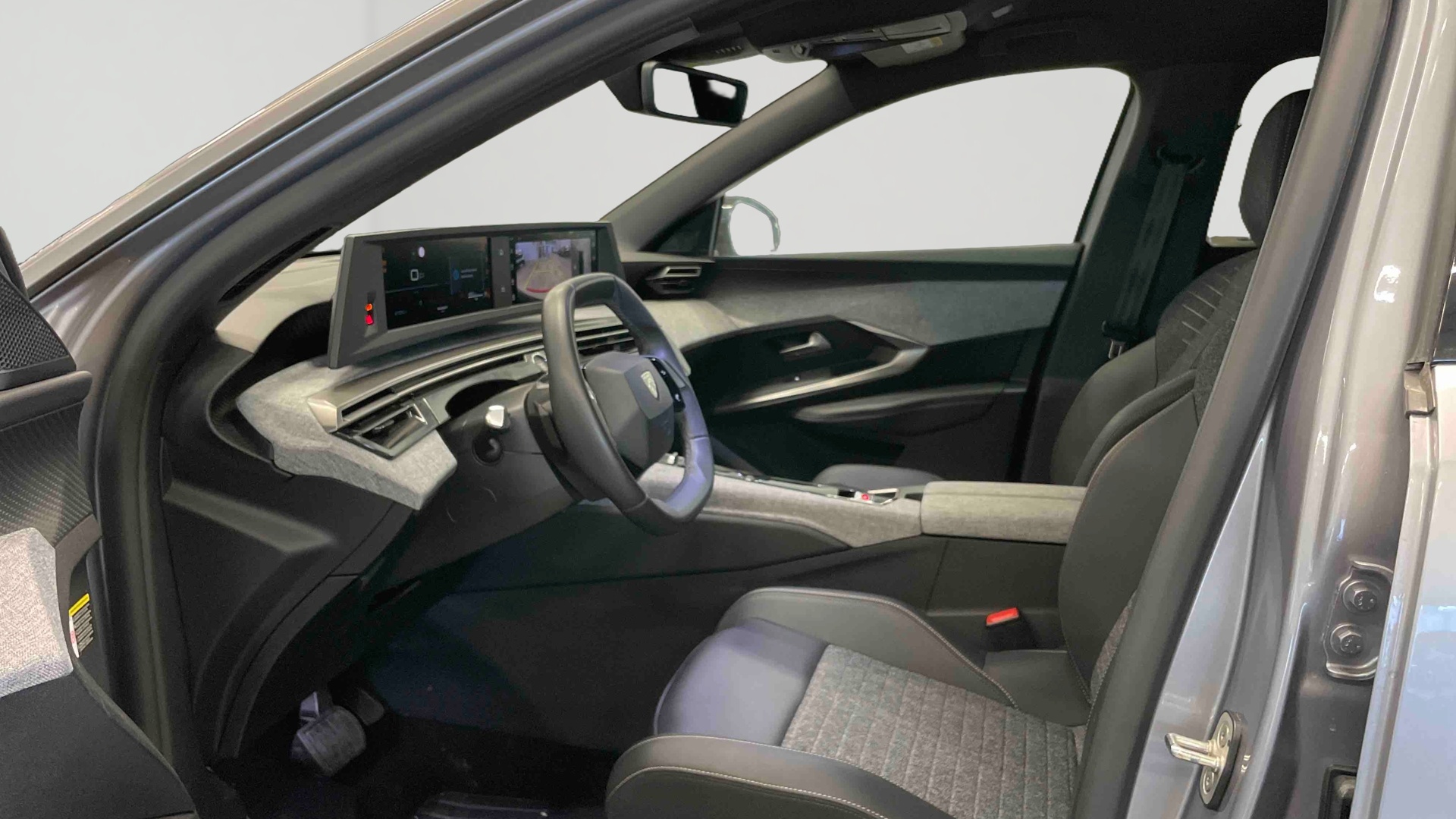 PEUGEOT 5008 Hybrid 145 ch e-DCS6 Allure