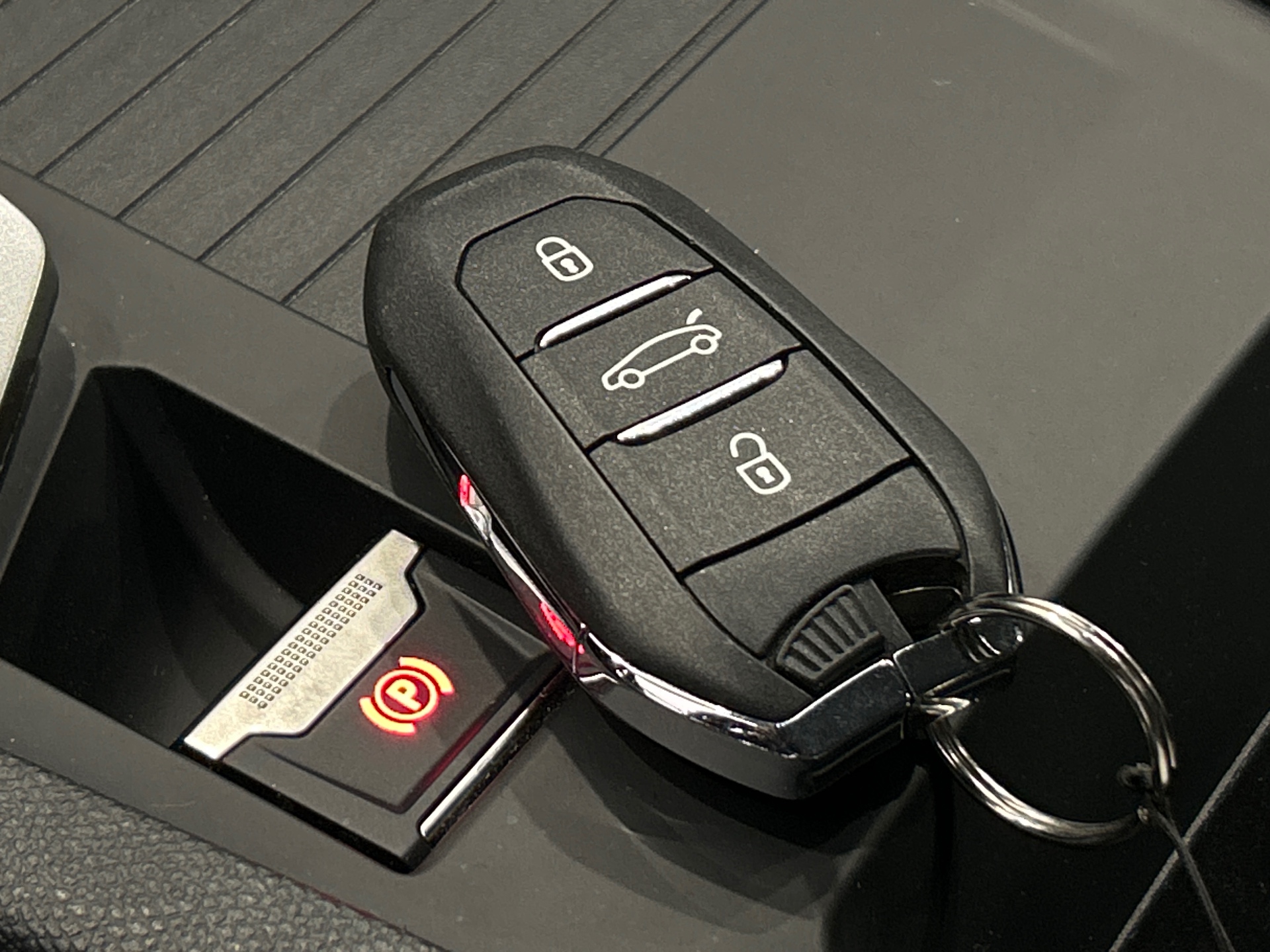 PEUGEOT 408 Hybrid 145 e-DCS6 Allure