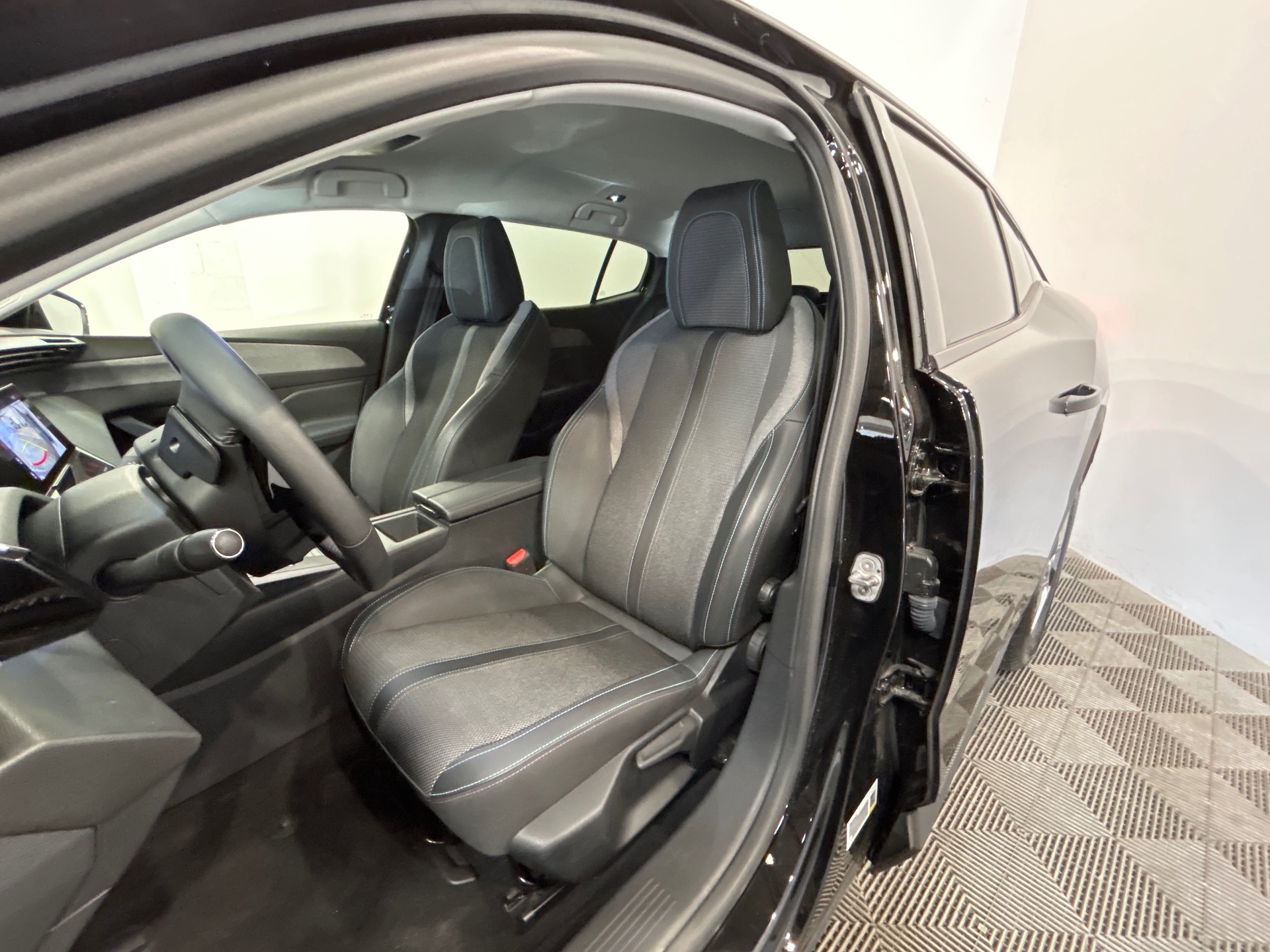 PEUGEOT 408 Hybrid 145 e-DCS6 Allure