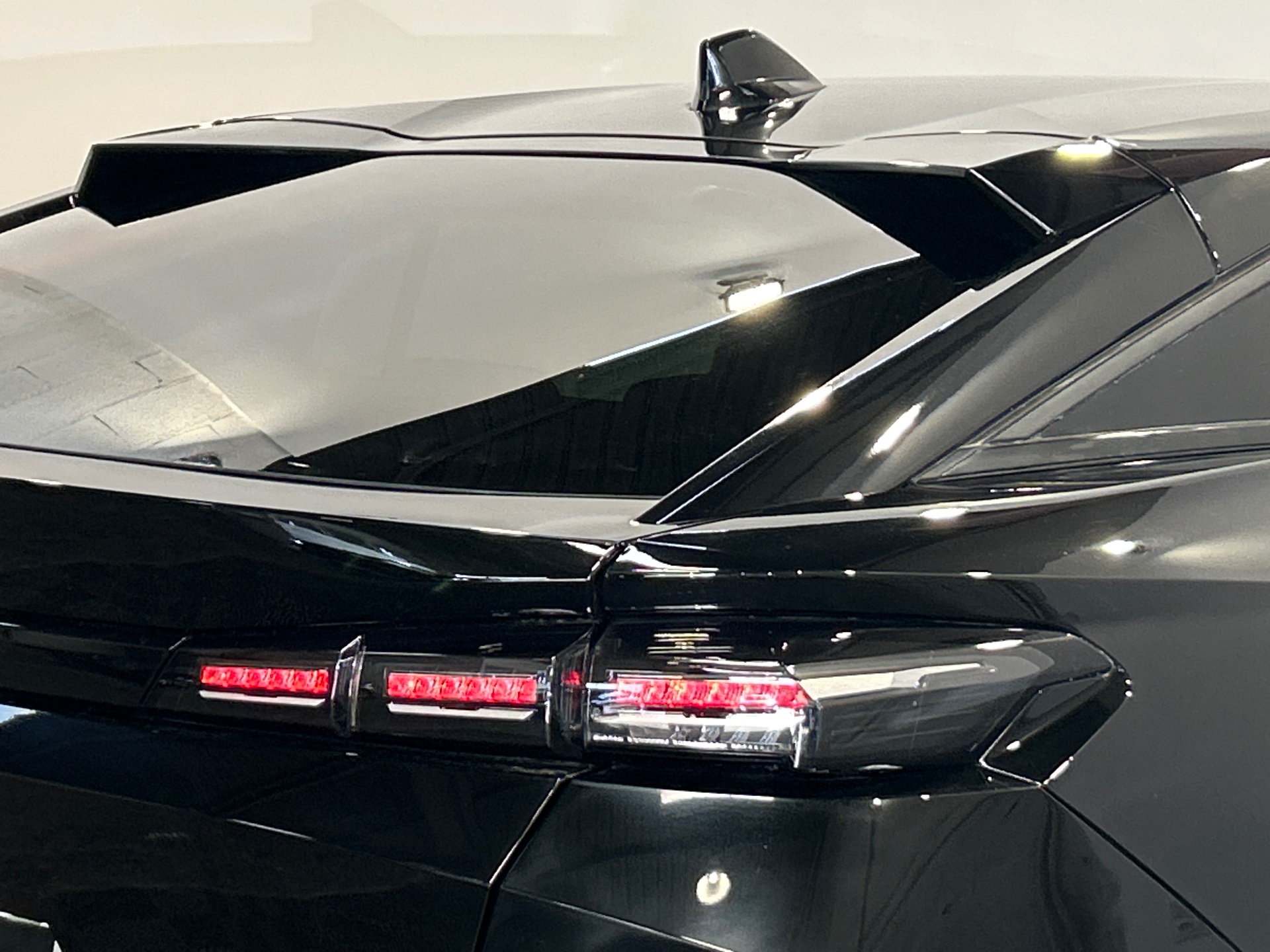 PEUGEOT 408 Hybrid 145 e-DCS6 Allure