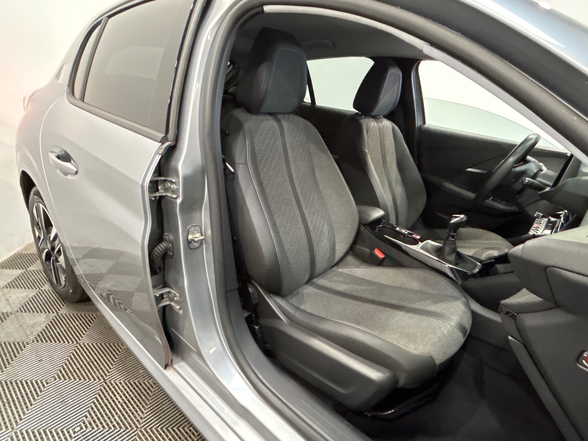 PEUGEOT 208 ALL PT100 BVM