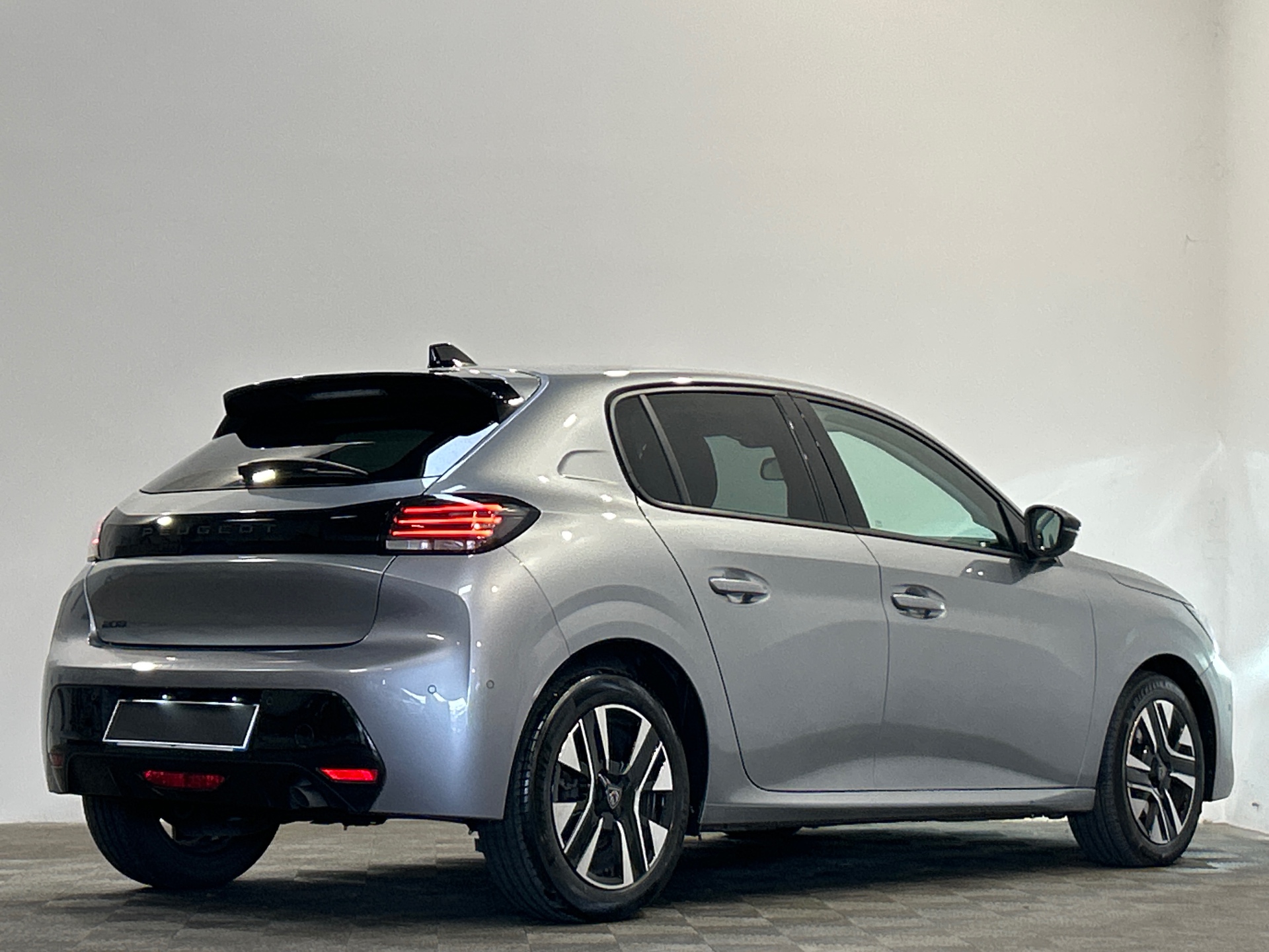 PEUGEOT 208 ALL PT100 BVM