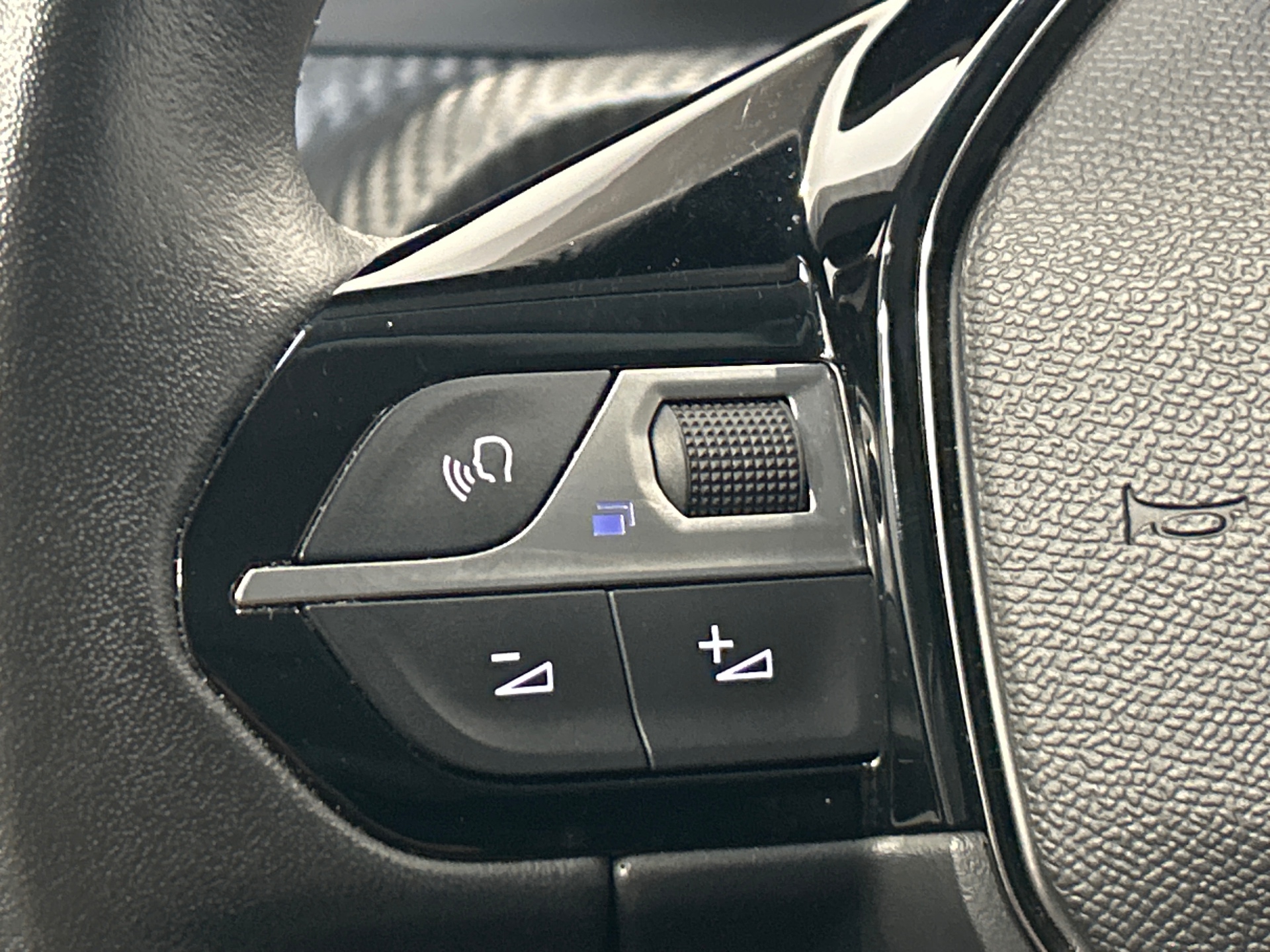 PEUGEOT 208 ALL PT100 BVM