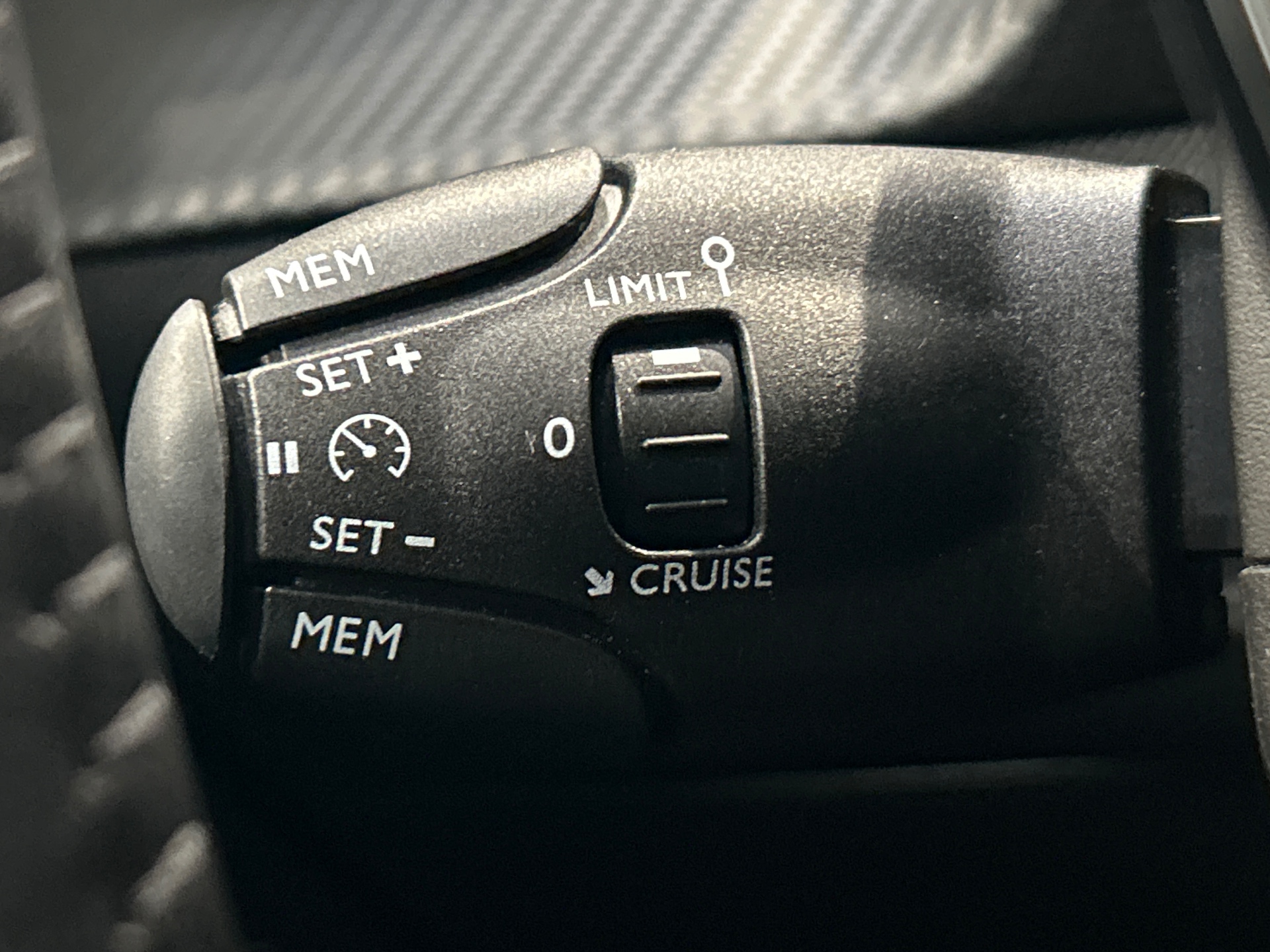 PEUGEOT 2008 ACTIVE PTECH 100 S&S BVM6