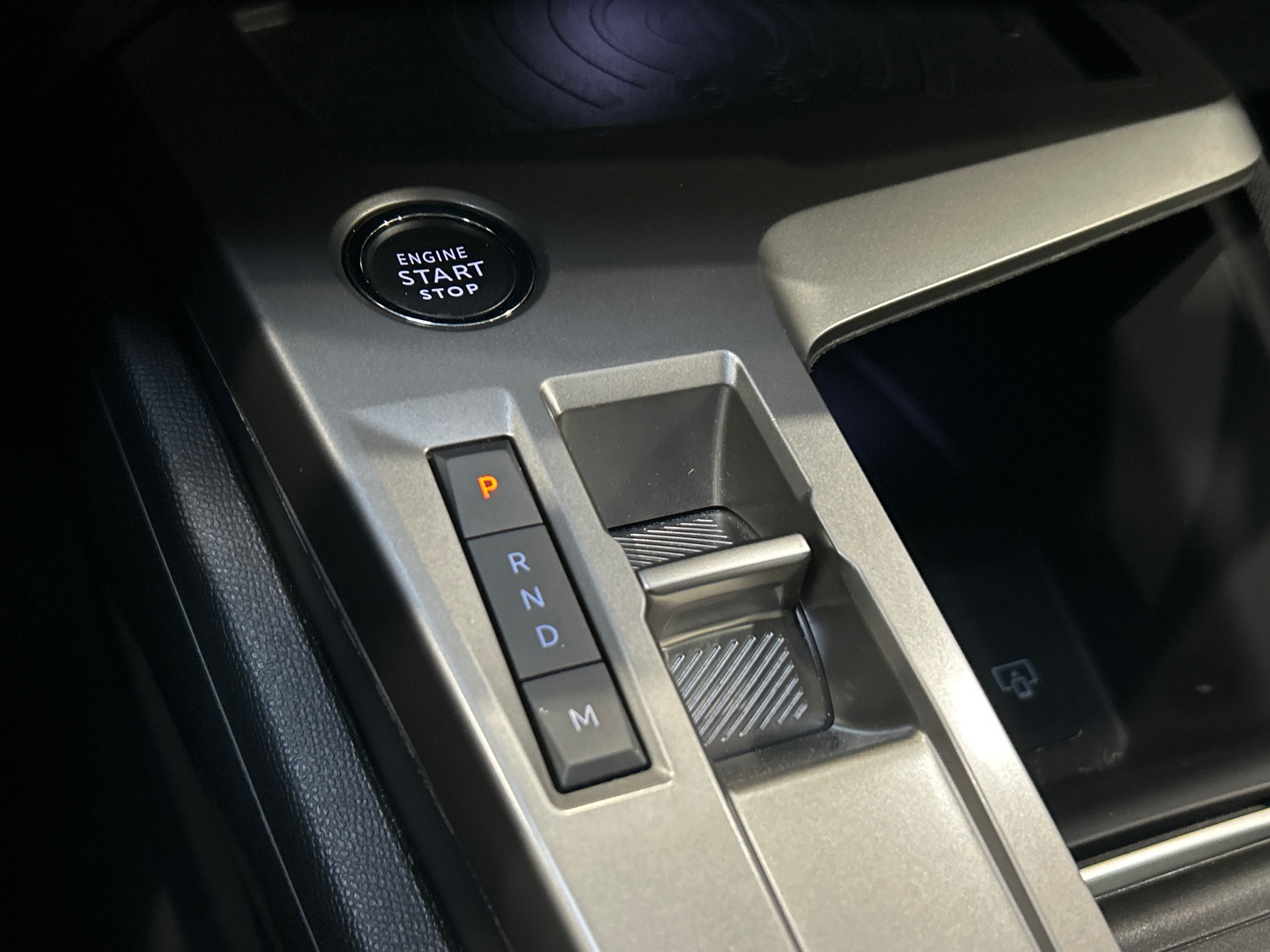 PEUGEOT 408 Hybrid 145 e-DCS6 Allure