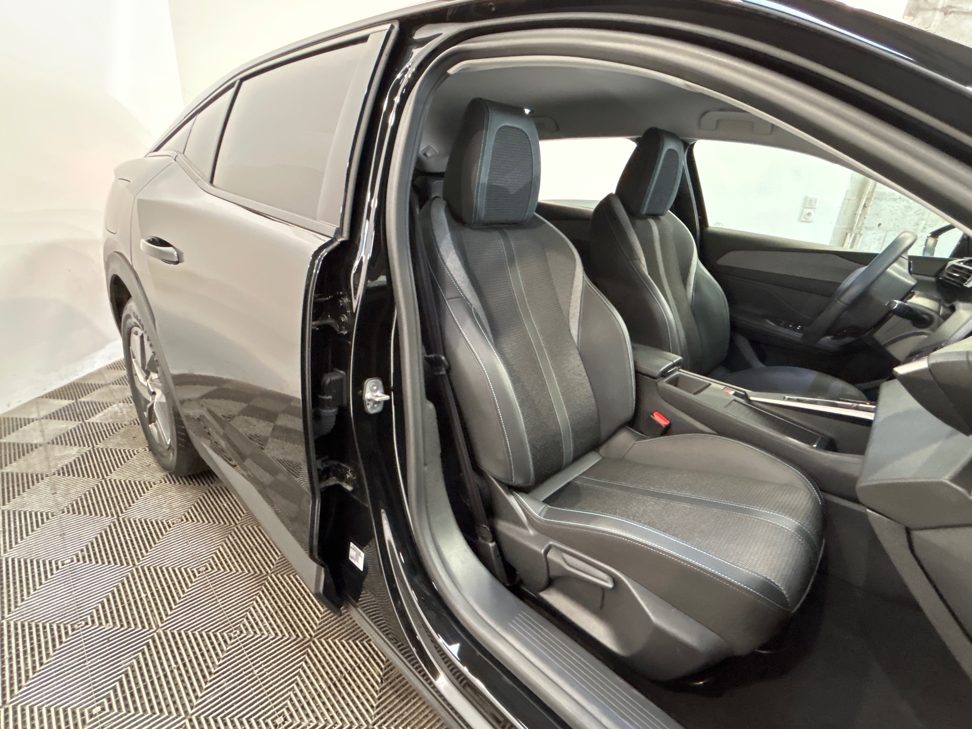 PEUGEOT 408 Hybrid 145 e-DCS6 Allure