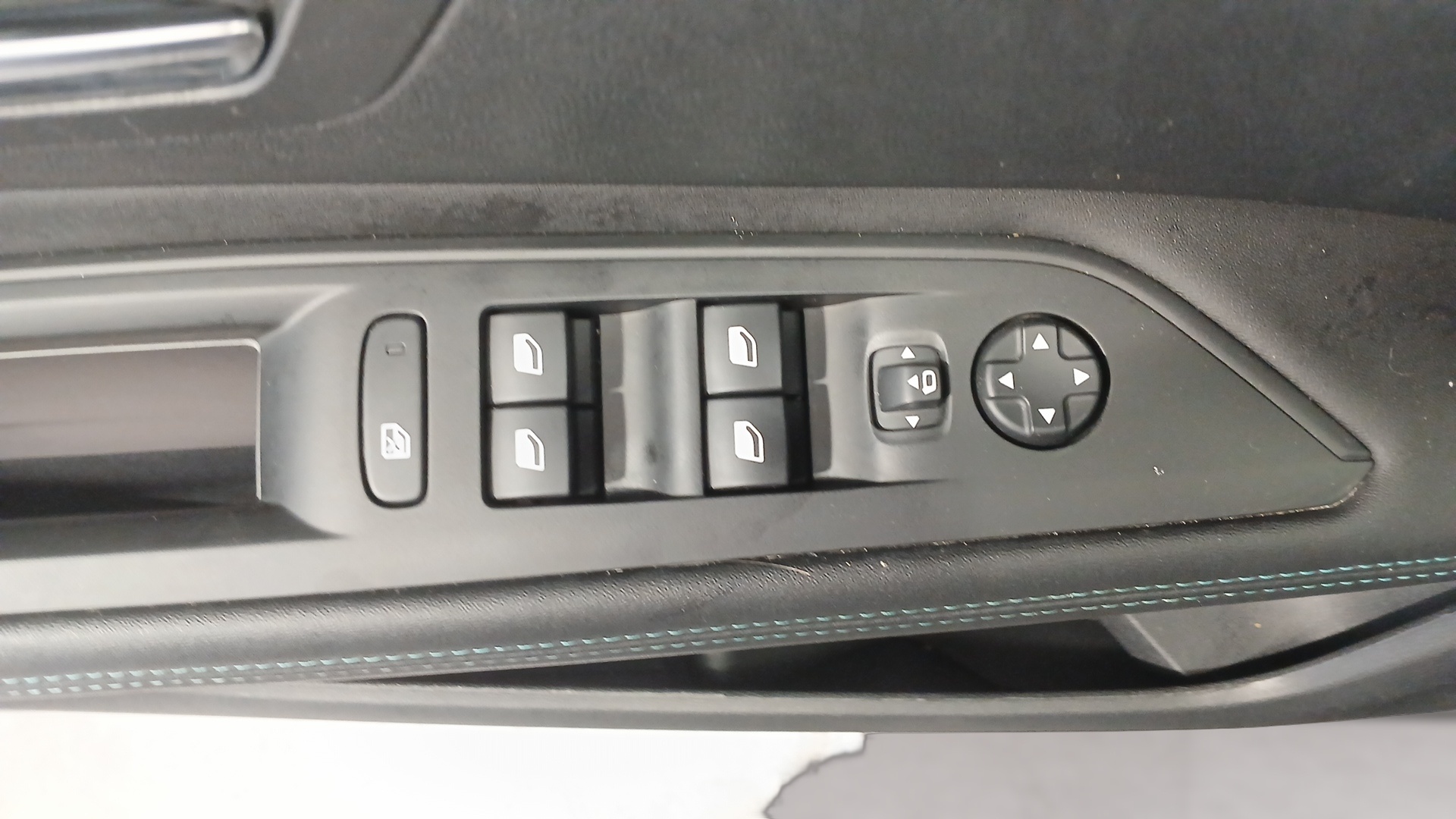 PEUGEOT 3008 ALLUREPK PLUG-IN HYB180 E-EAT8