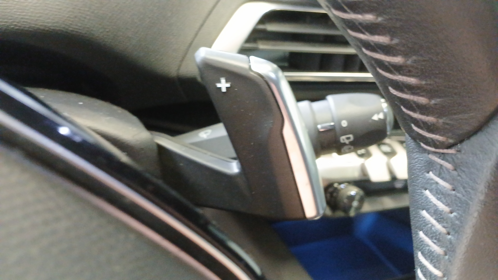 PEUGEOT 3008 ALLUREPK PLUG-IN HYB180 E-EAT8