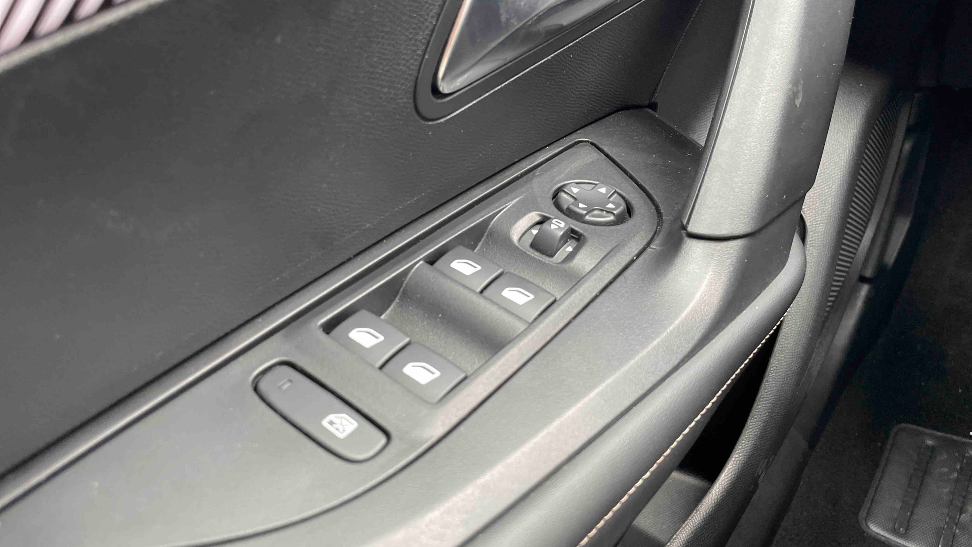 PEUGEOT 2008 100 S&S BVM6 Allure