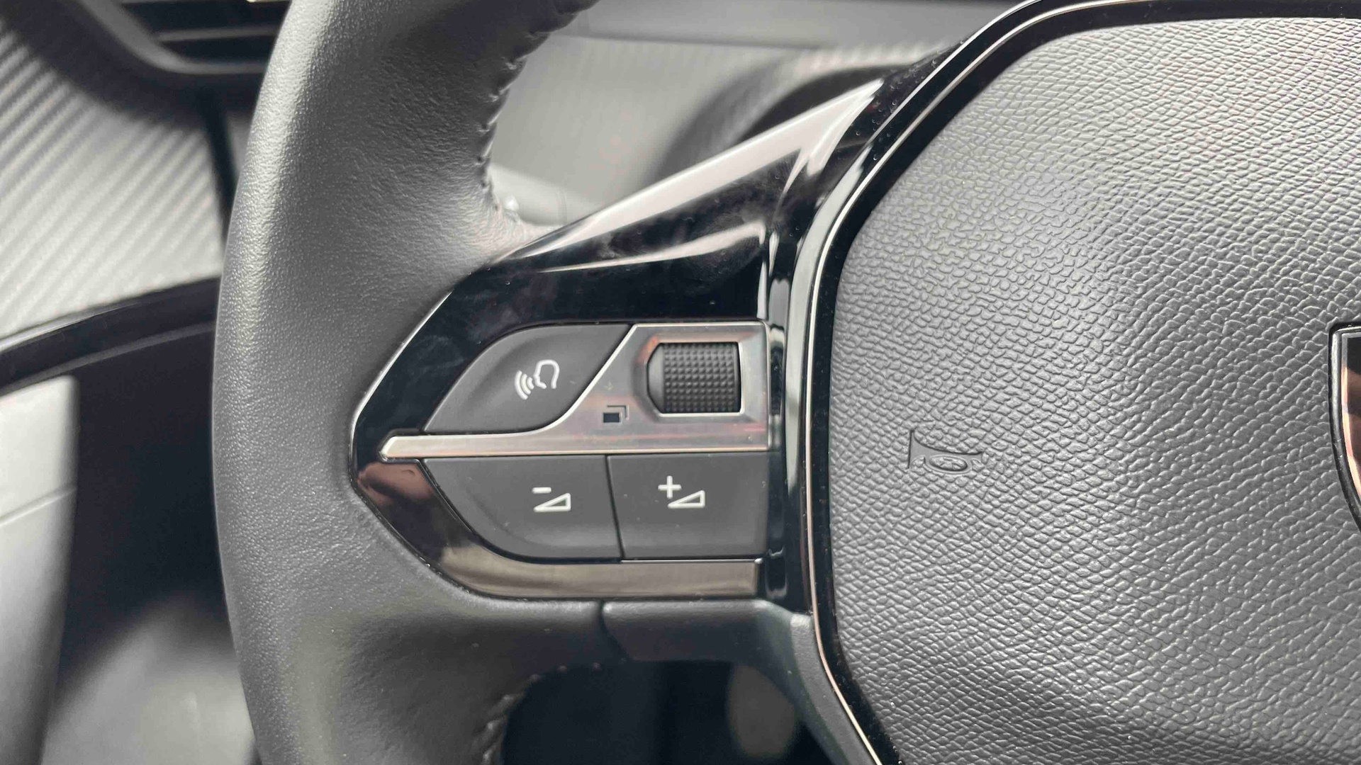 PEUGEOT 2008 100 S&S BVM6 Allure