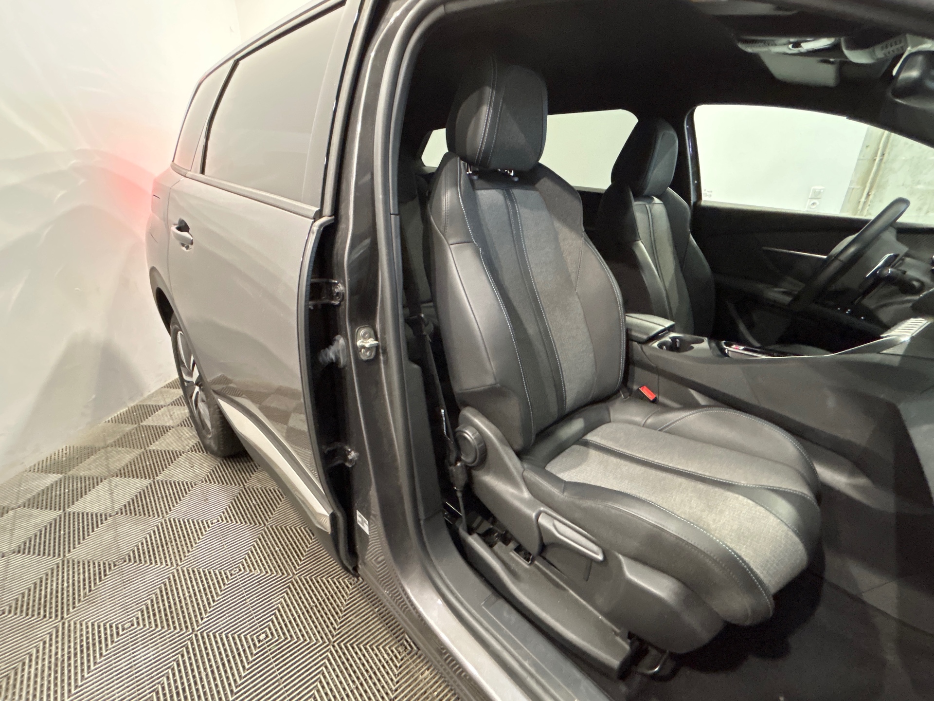 PEUGEOT 5008 PureTech 130ch S&S EAT8 Allure Pack