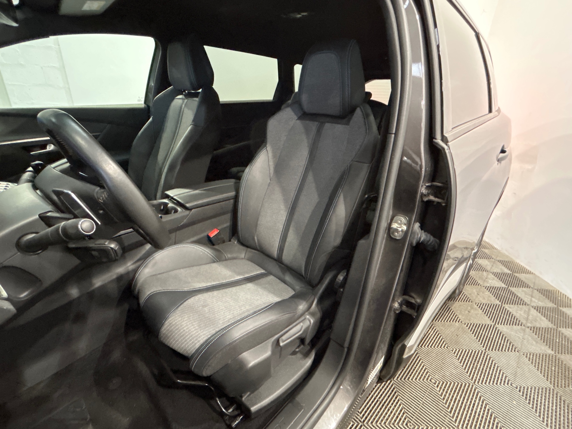 PEUGEOT 5008 PureTech 130ch S&S EAT8 Allure Pack