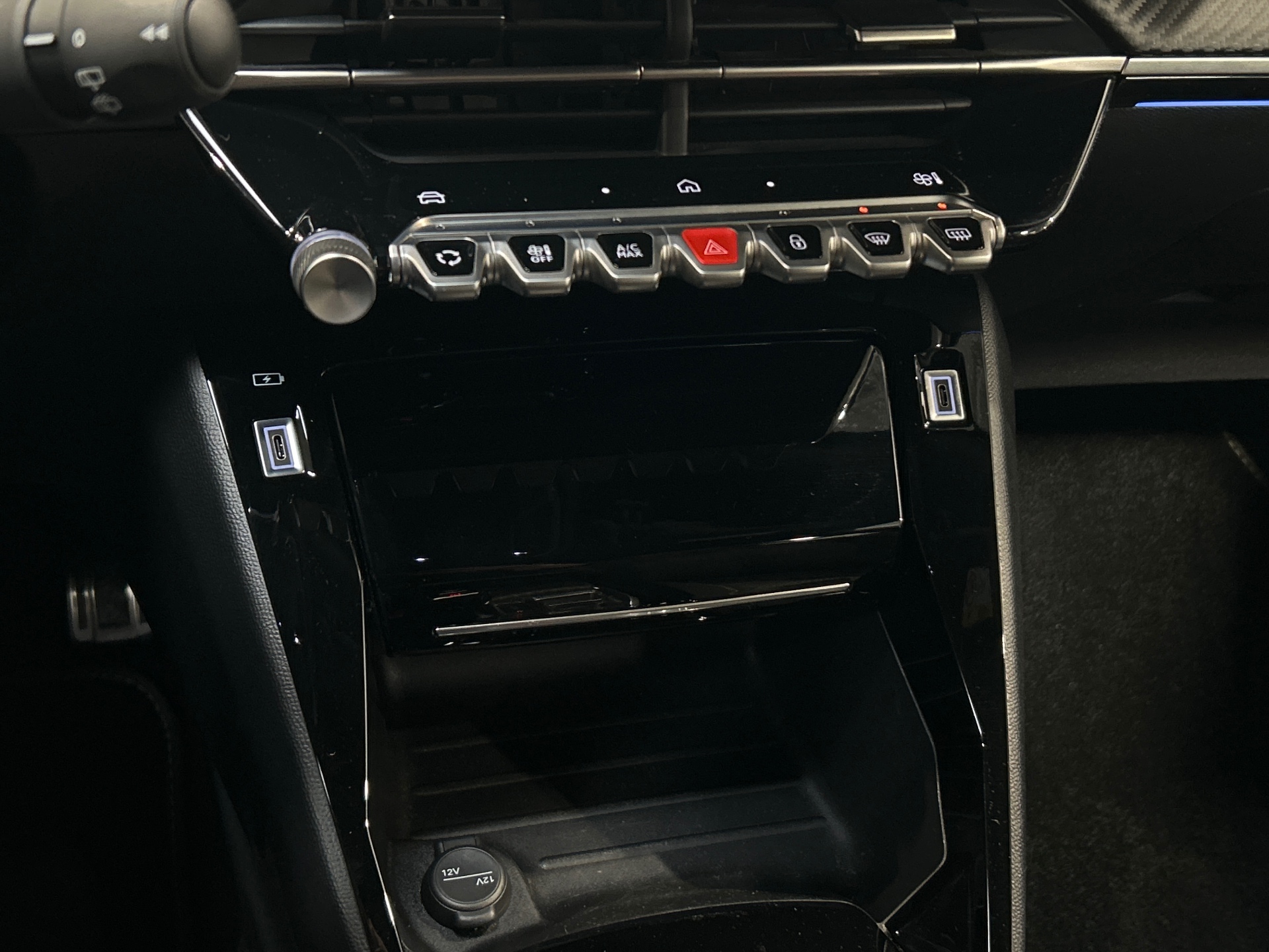 PEUGEOT 2008 GT Hybrid 145 ch e-DCS6