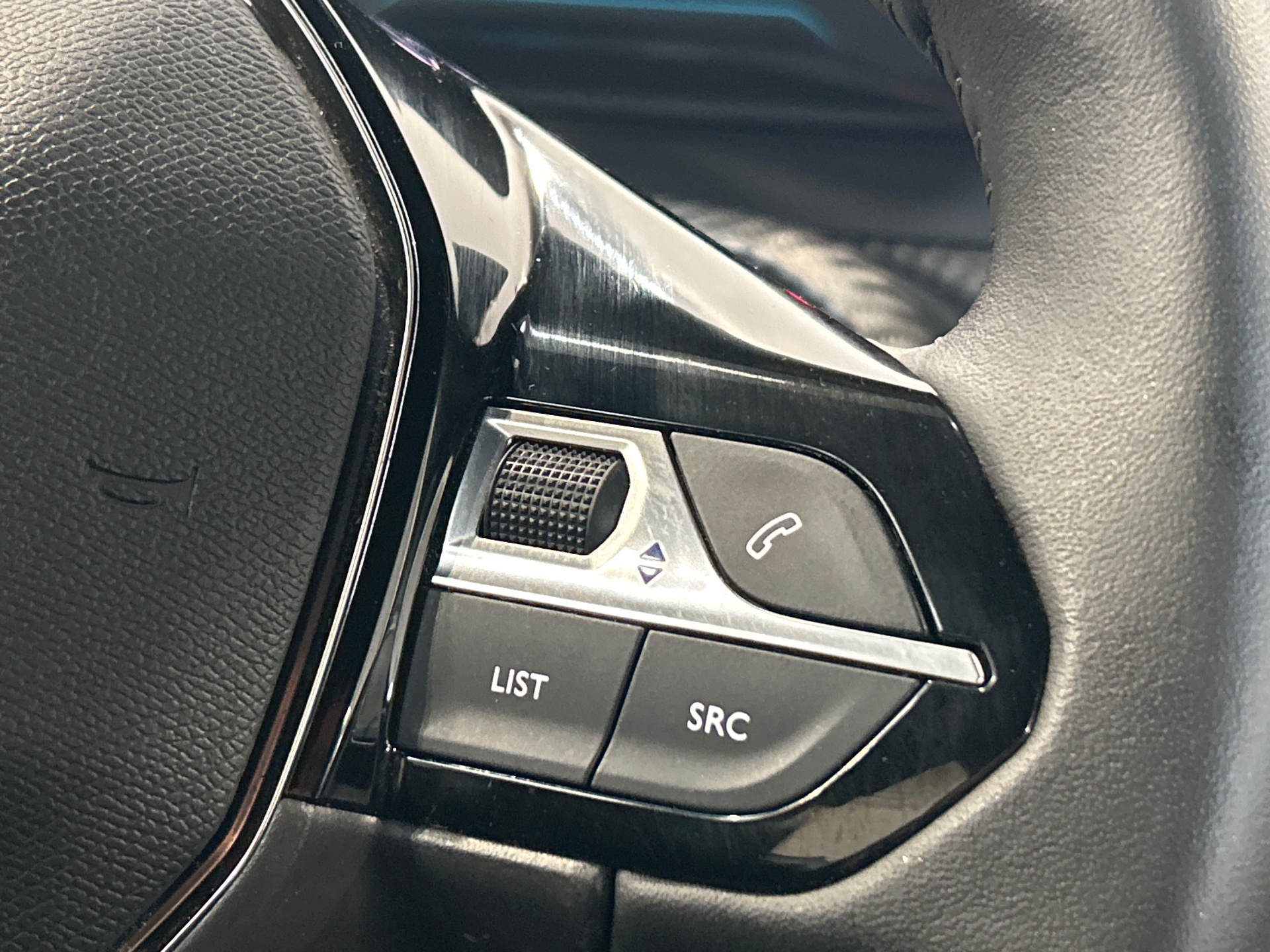 PEUGEOT 2008 ELECTRIQUE 136 ch Active Pack