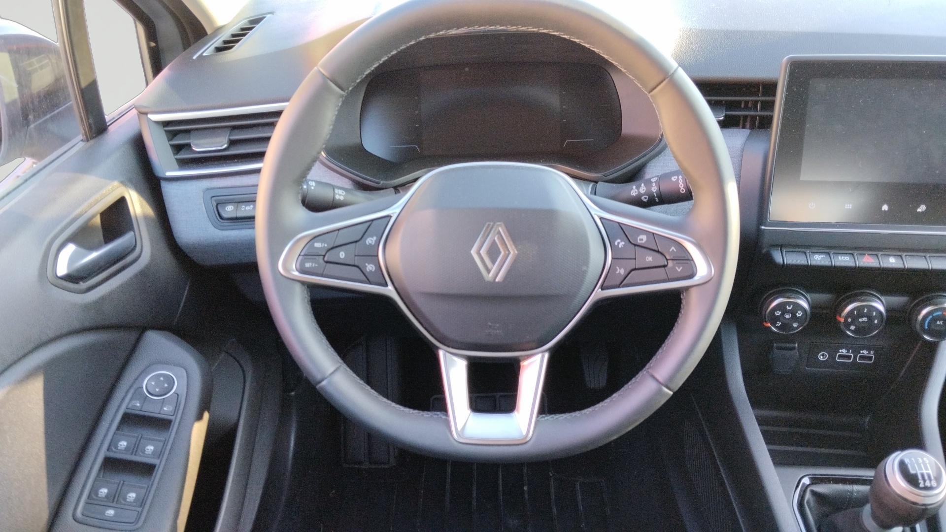 RENAULT CLIO V evolution dCi 100 ch