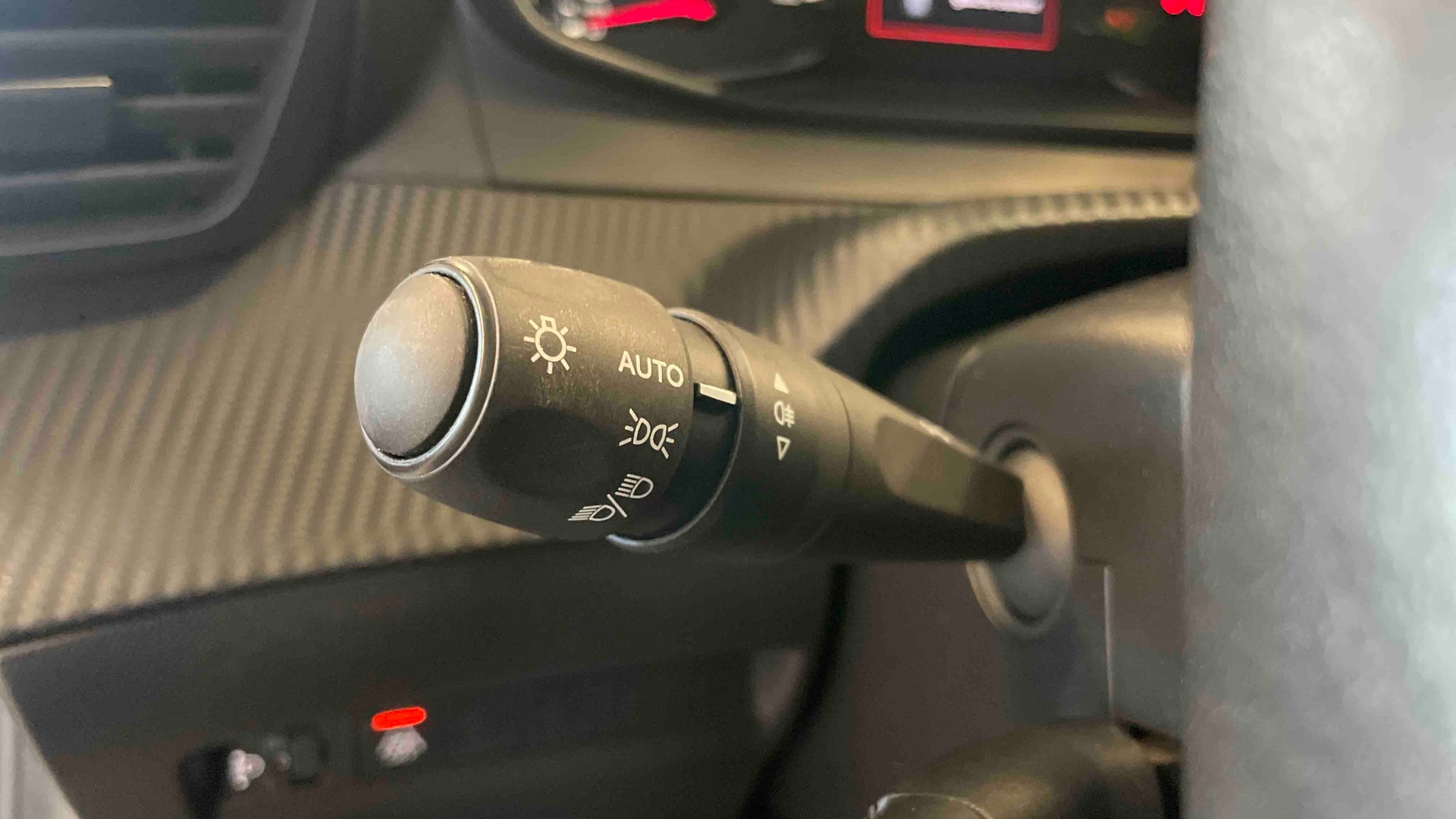 PEUGEOT 208 PureTech 100 S&S BVM6 Allure
