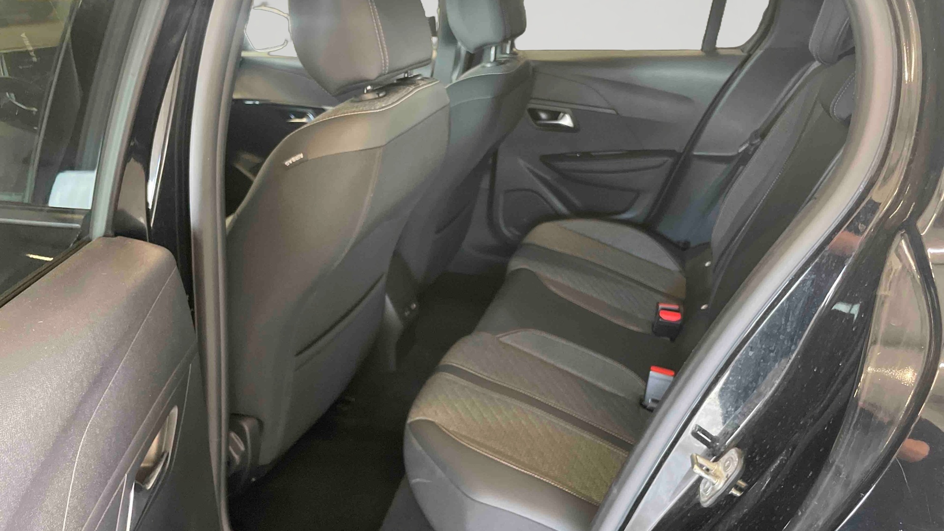 PEUGEOT 208 PureTech 100 S&S BVM6 Allure