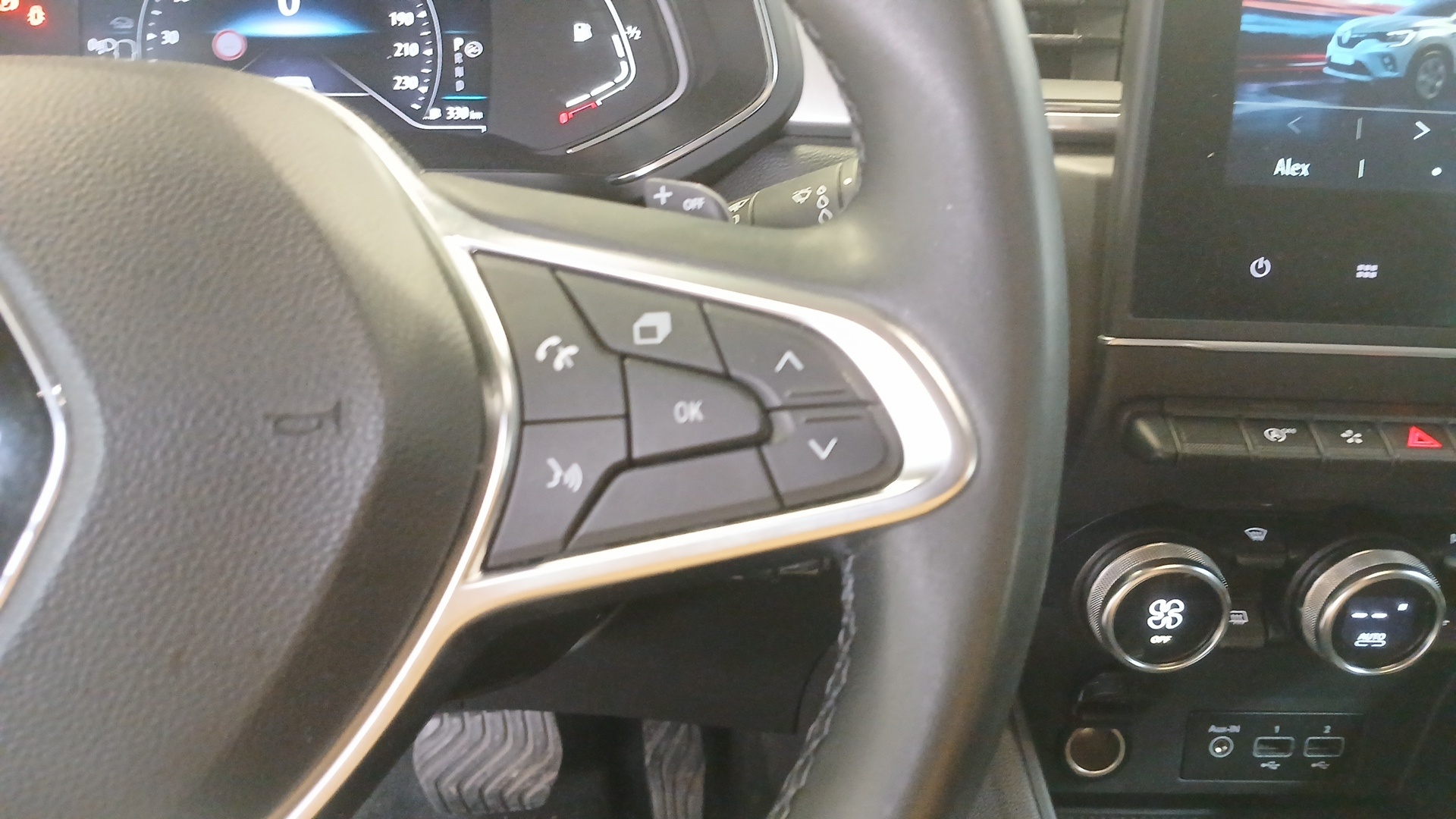 RENAULT CAPTUR TCe 160 EDC - 21 Intens
