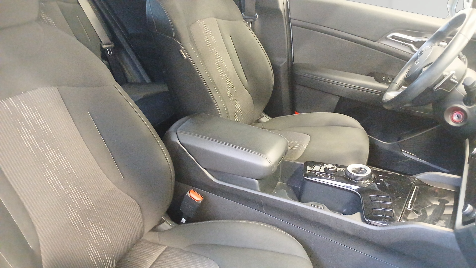 KIA SPORTAGE 1.6 T-GDi 215ch ISG Hybride BVA6 4x2 Active