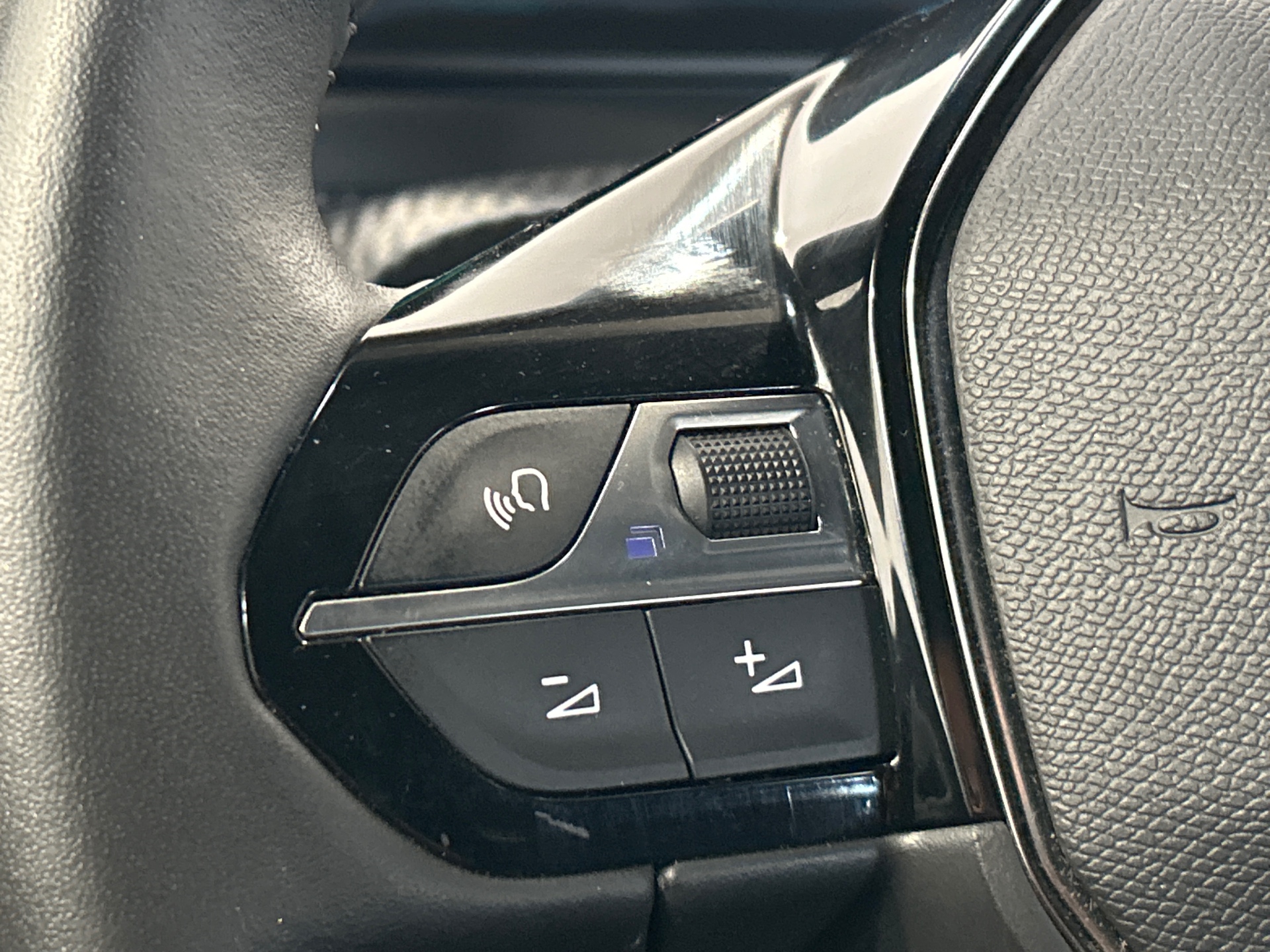 PEUGEOT 2008 ELECTRIQUE 136 ch Active Pack