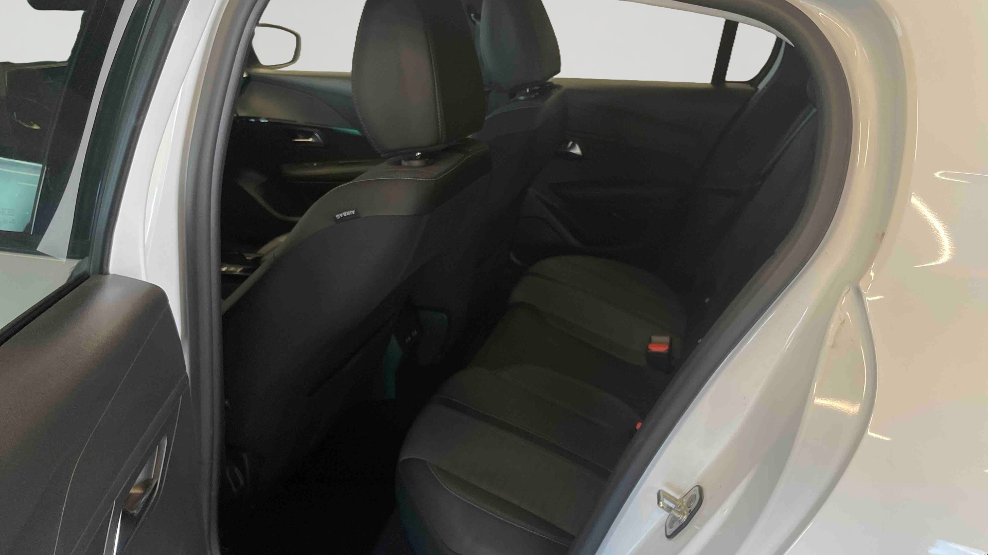 PEUGEOT 208 PureTech 100 S&S BVM6 Allure