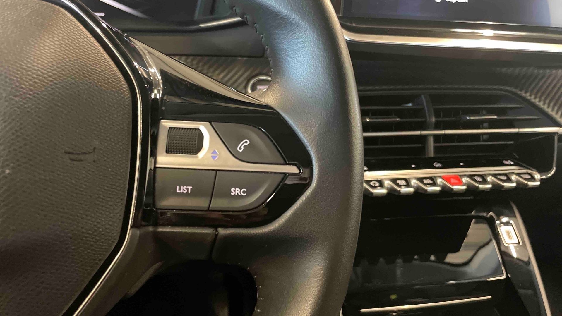 PEUGEOT 208 PureTech 100 S&S BVM6 Allure