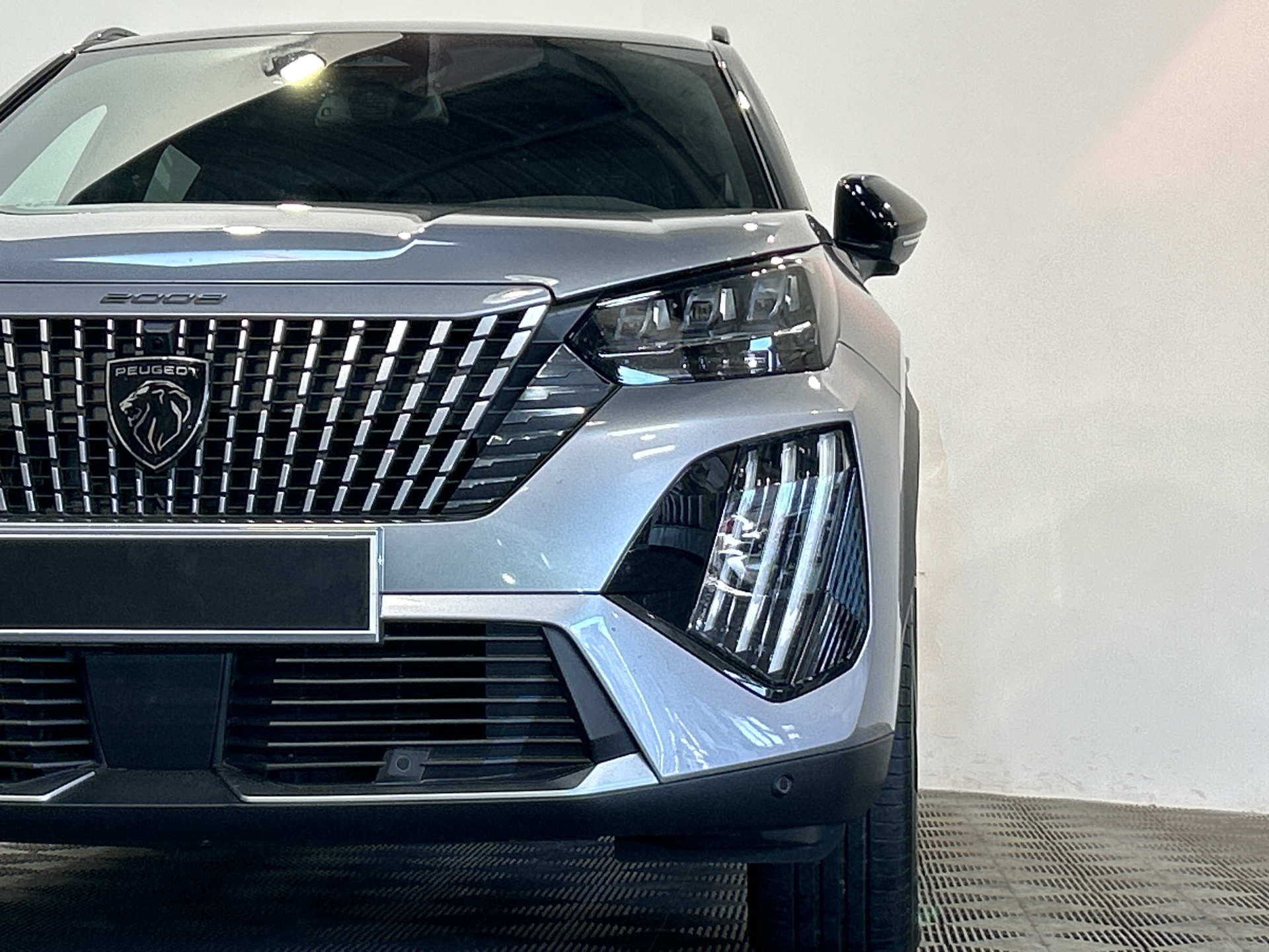 PEUGEOT 2008 GT Hybrid 145 ch e-DCS6