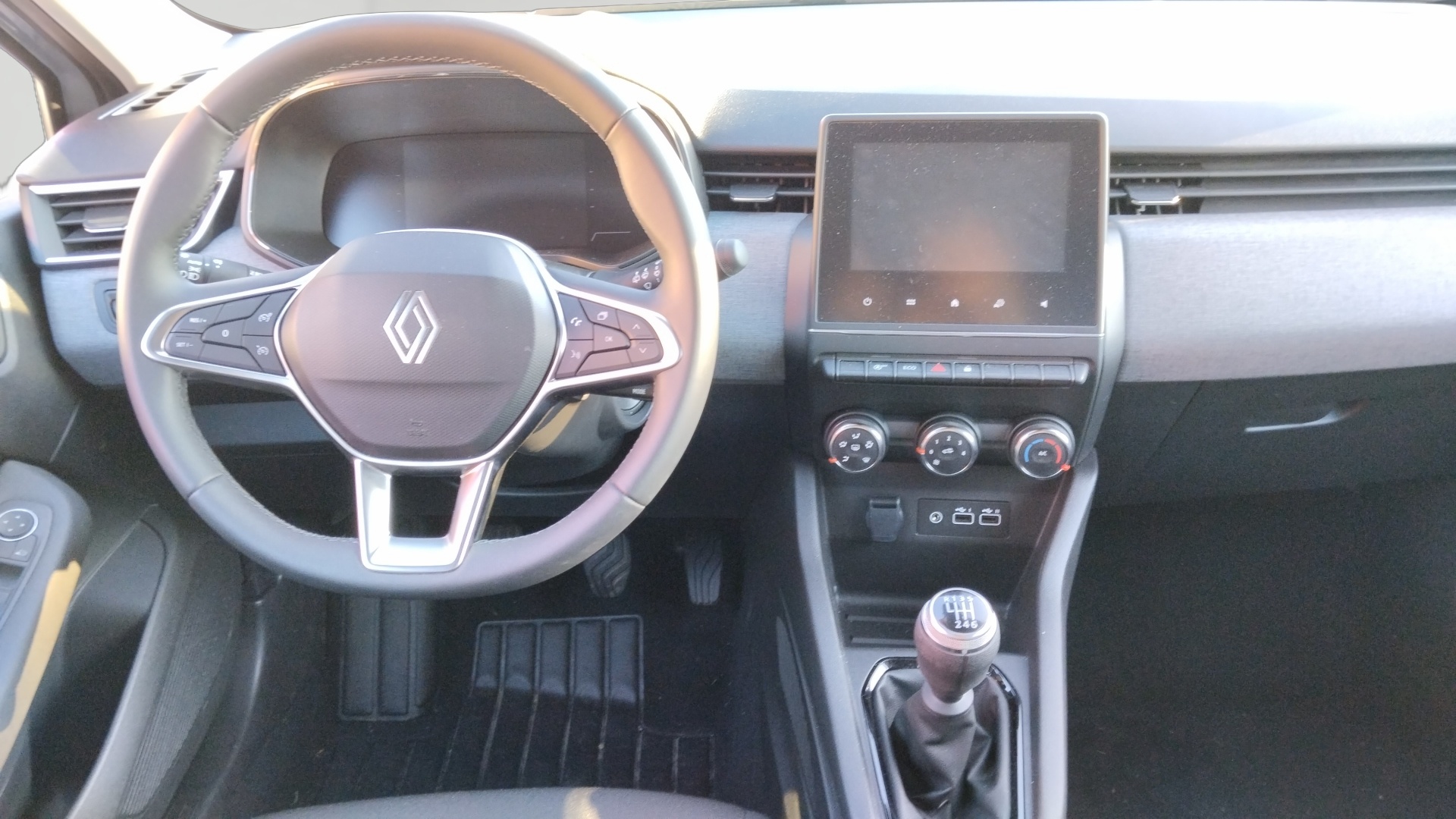 RENAULT CLIO V evolution dCi 100 ch