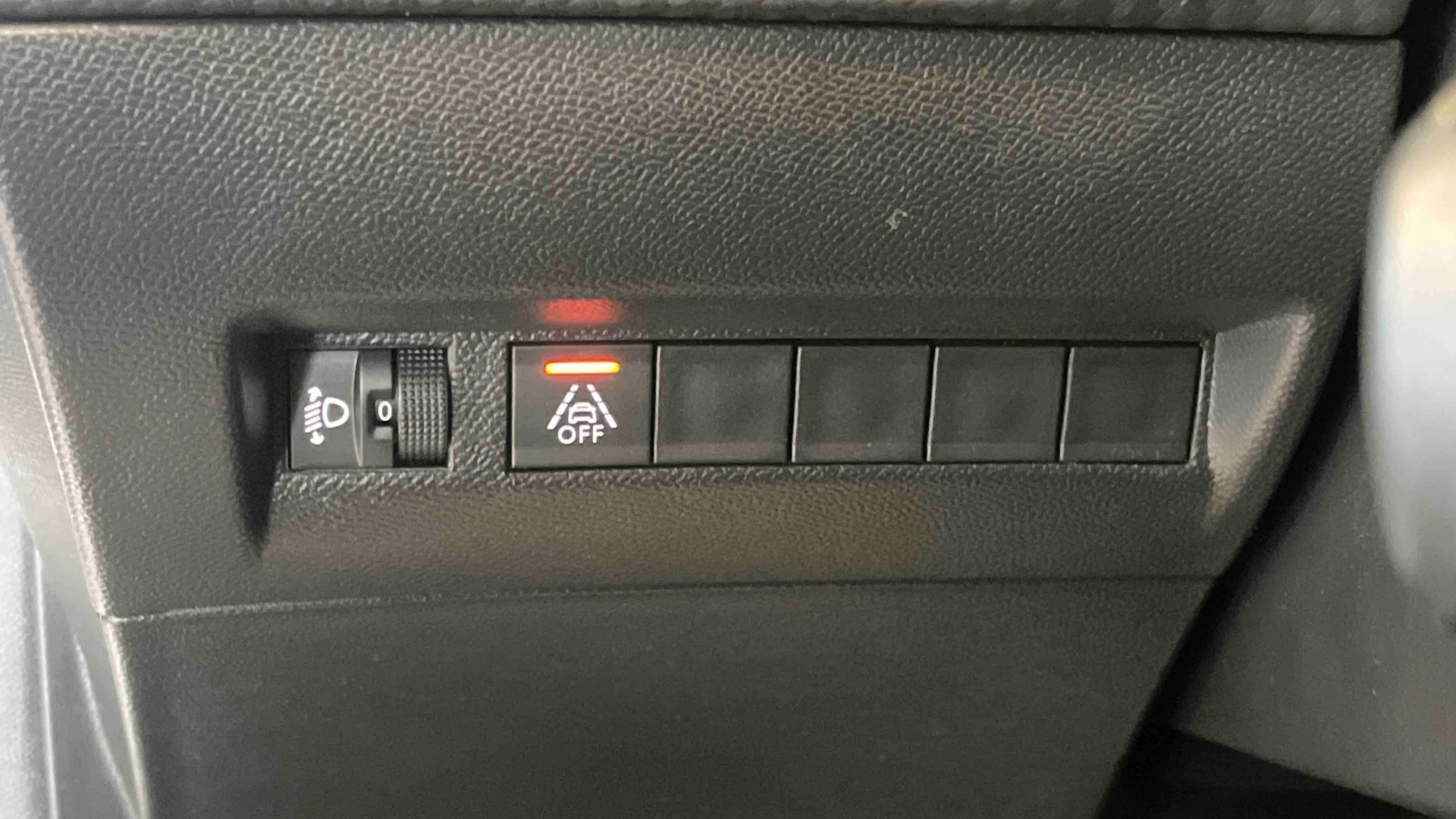 PEUGEOT 208 PureTech 100 S&S BVM6 Allure