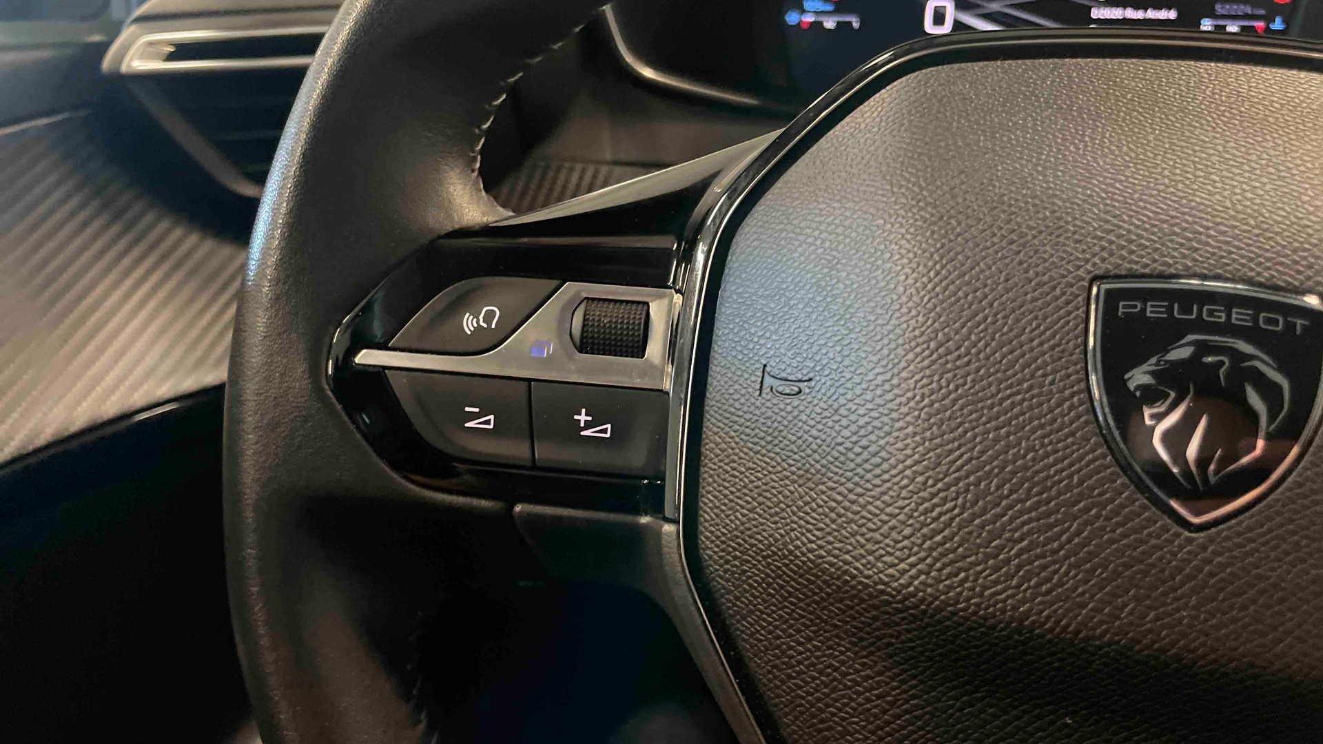 PEUGEOT 208 PureTech 100 S&S BVM6 Allure