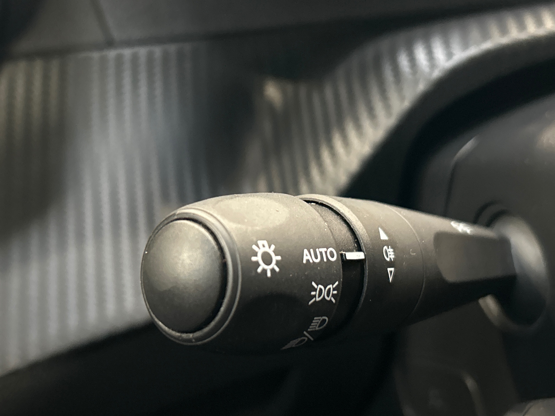 PEUGEOT 2008 GT Hybrid 145 ch e-DCS6