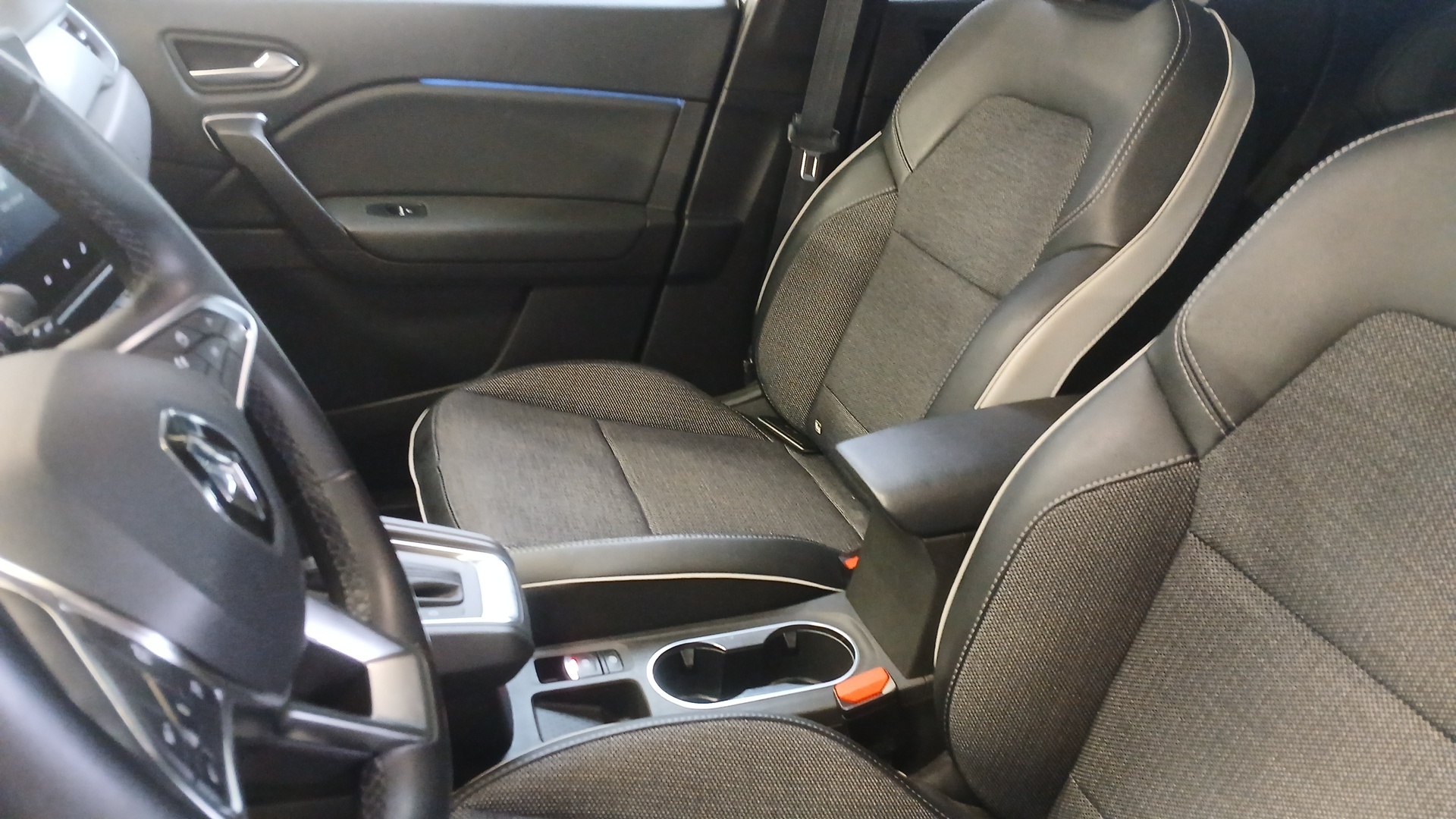 RENAULT CAPTUR TCe 160 EDC - 21 Intens