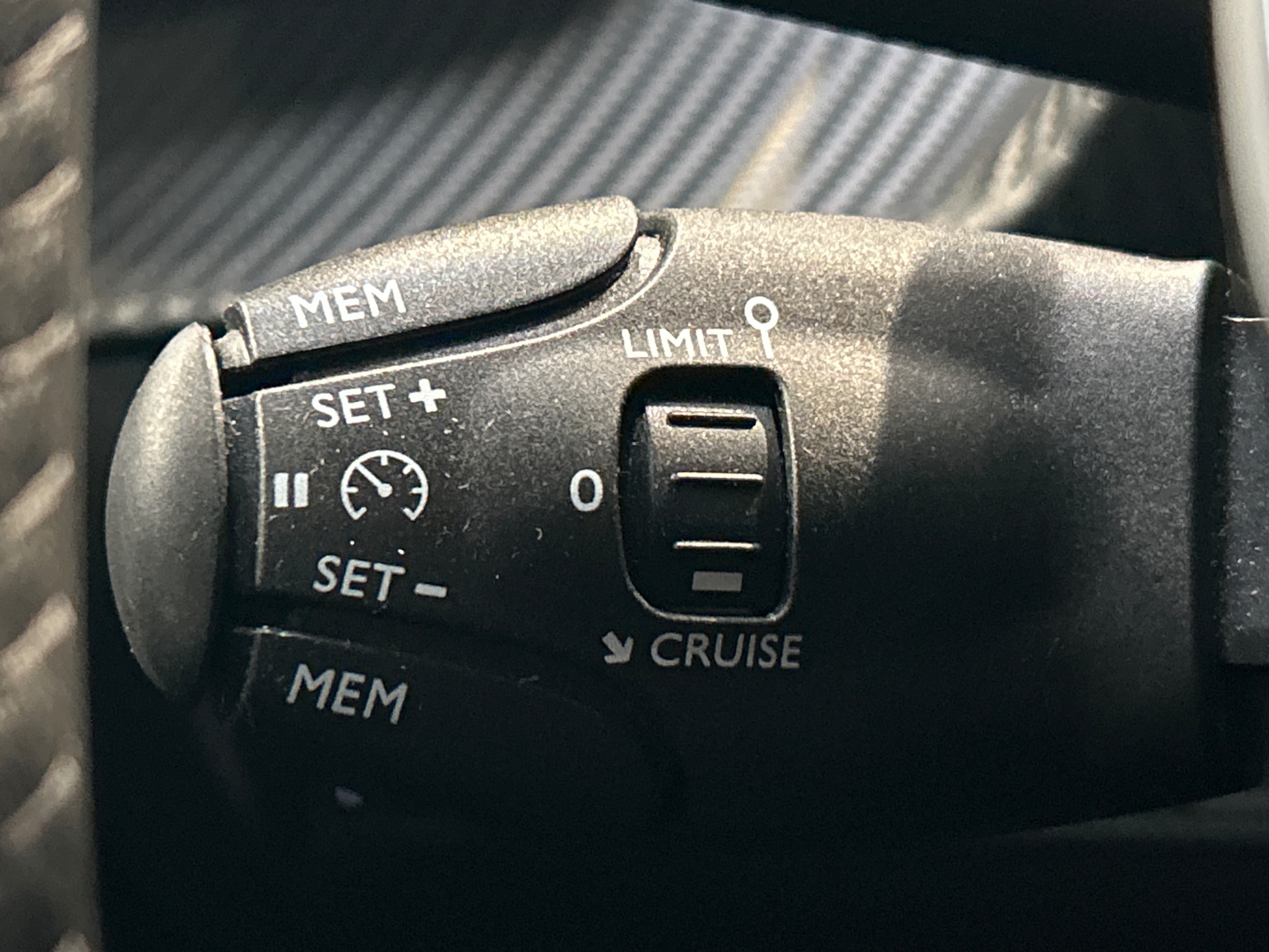 PEUGEOT 2008 ELECTRIQUE 136 ch Active Pack