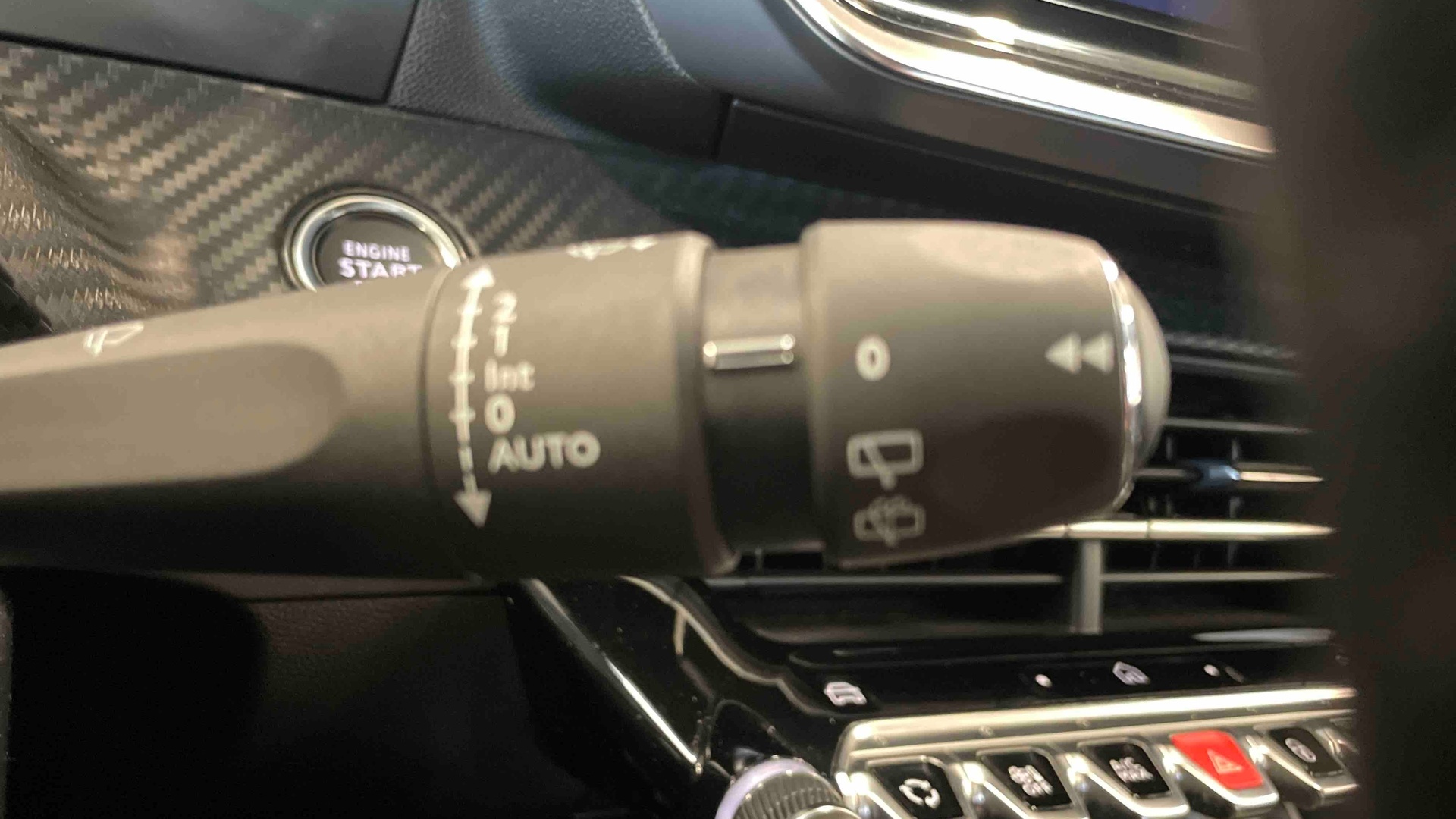 PEUGEOT 208 PureTech 100 S&S BVM6 Allure