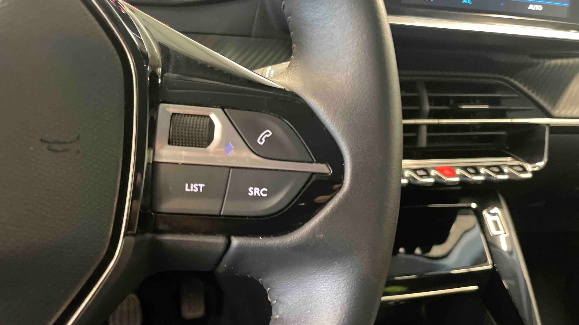 PEUGEOT 208 PureTech 100 S&S BVM6 Allure