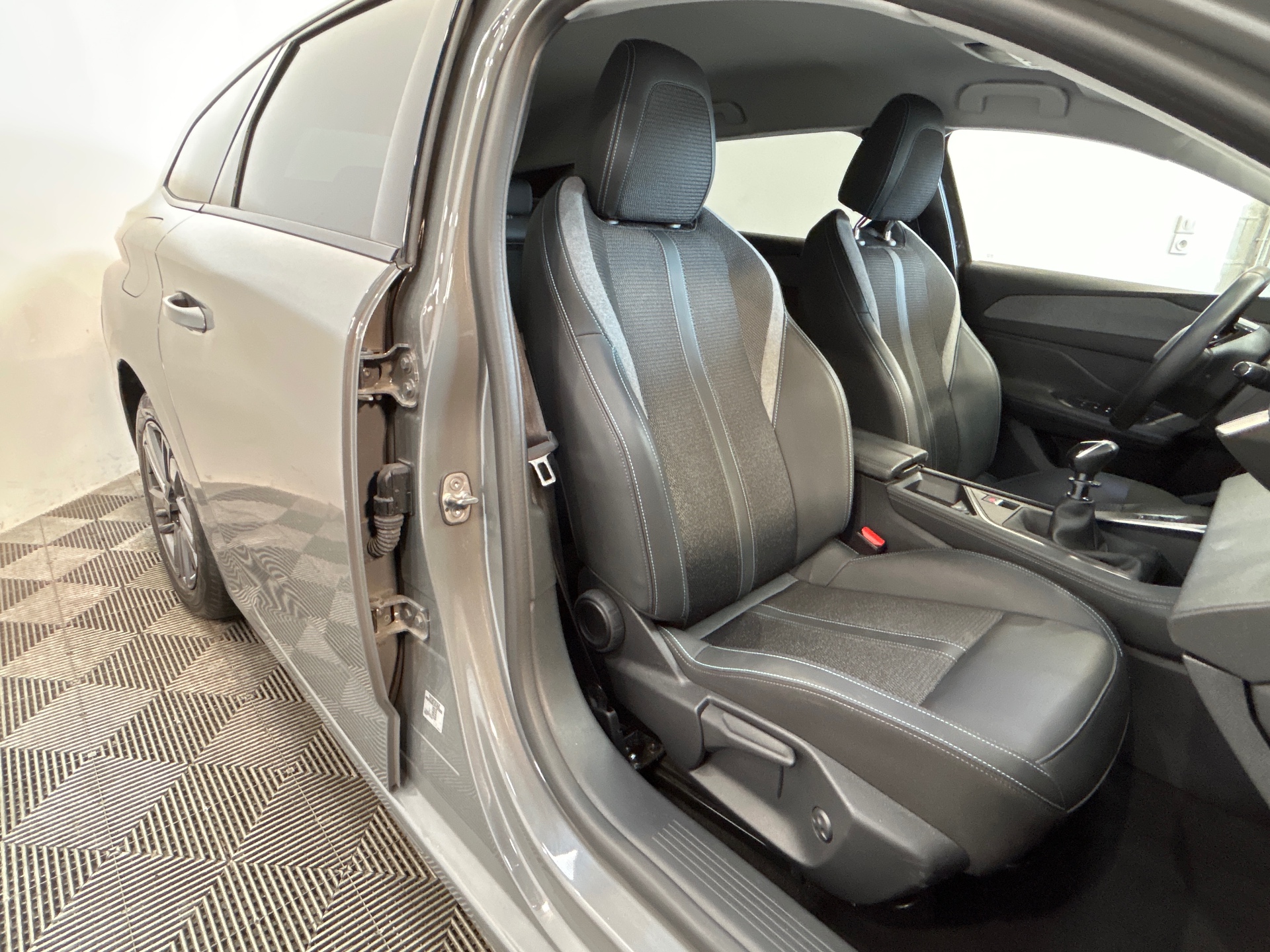 PEUGEOT 308 SW ALLURE PURETECH 130 S&S BVM6