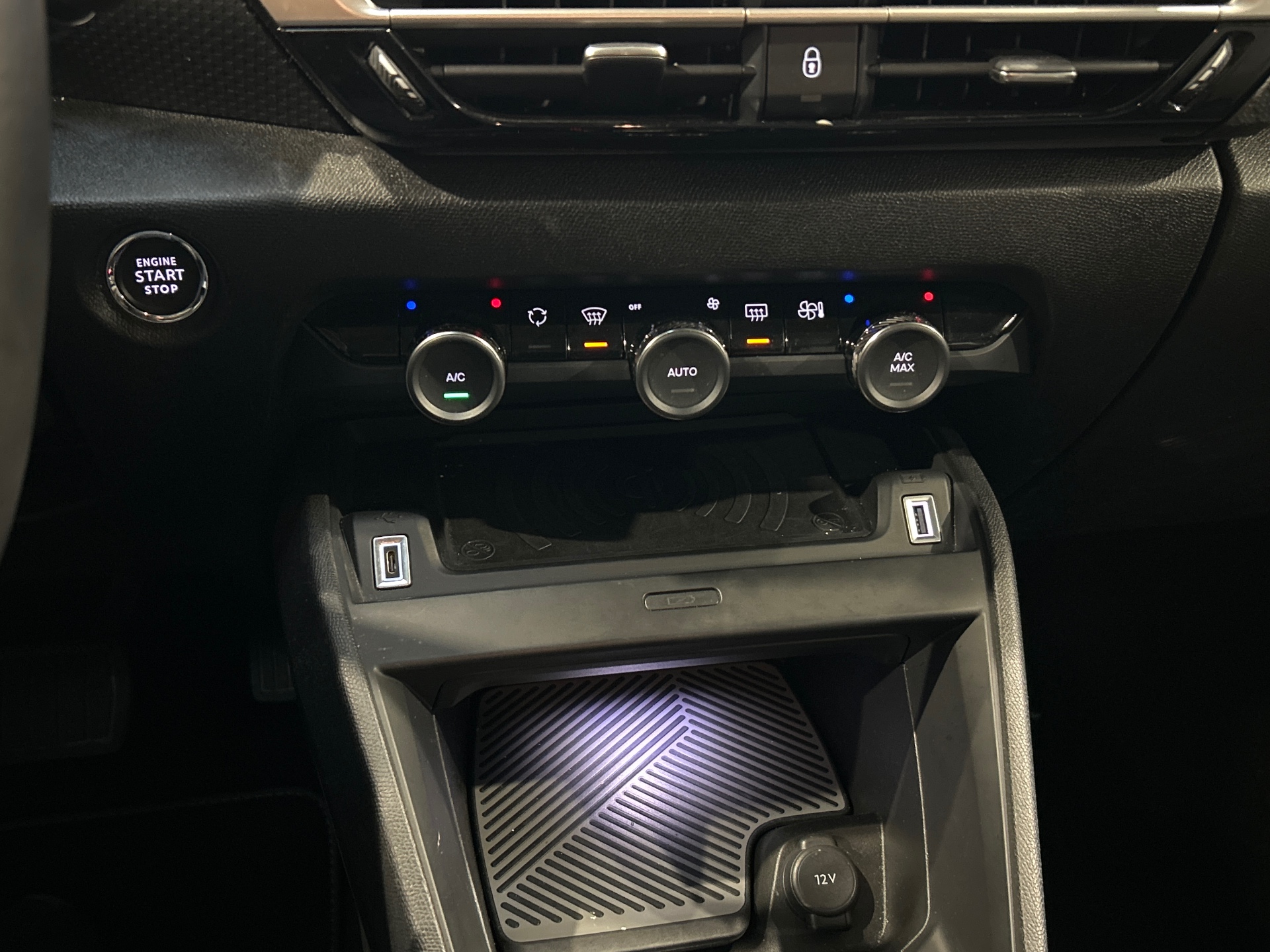 CITROEN C4 Hybride 145 E-dcs6 MAX