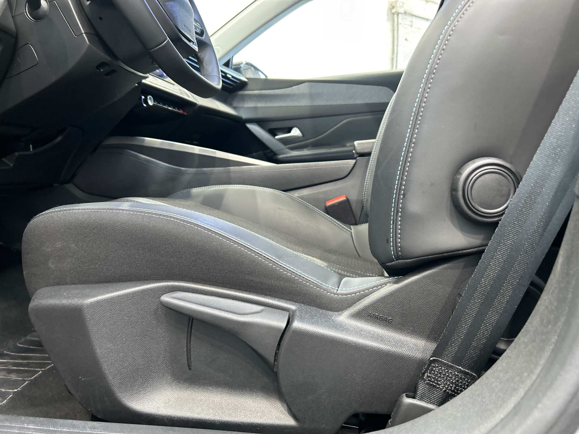 PEUGEOT 308 Allure BlueHDI 130 ch S&S EAT8