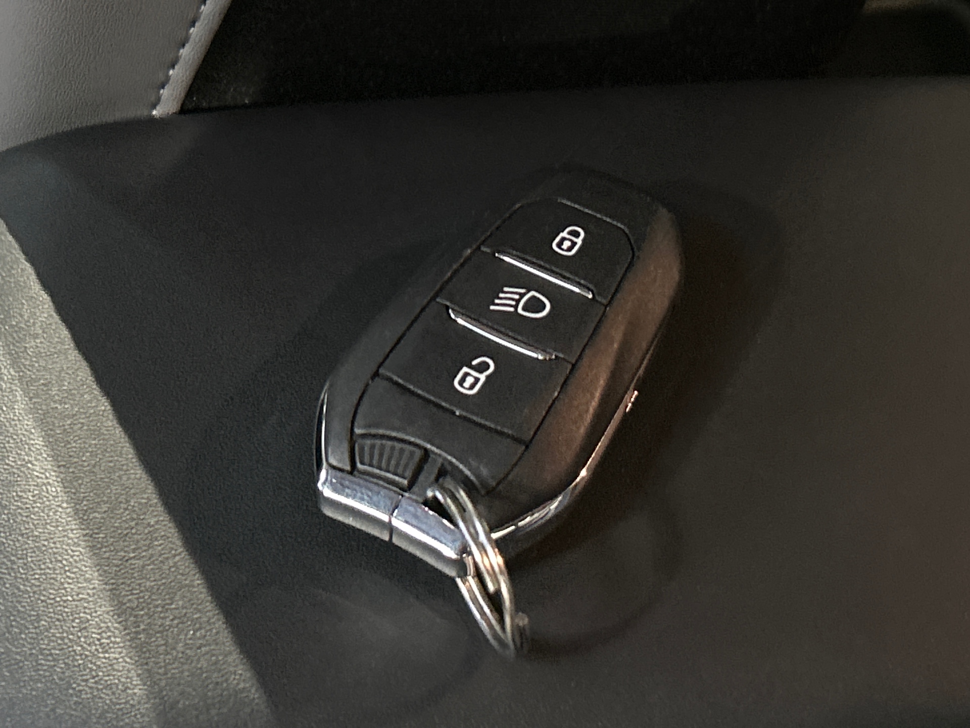 CITROEN C4 Hybride 145 E-dcs6 MAX