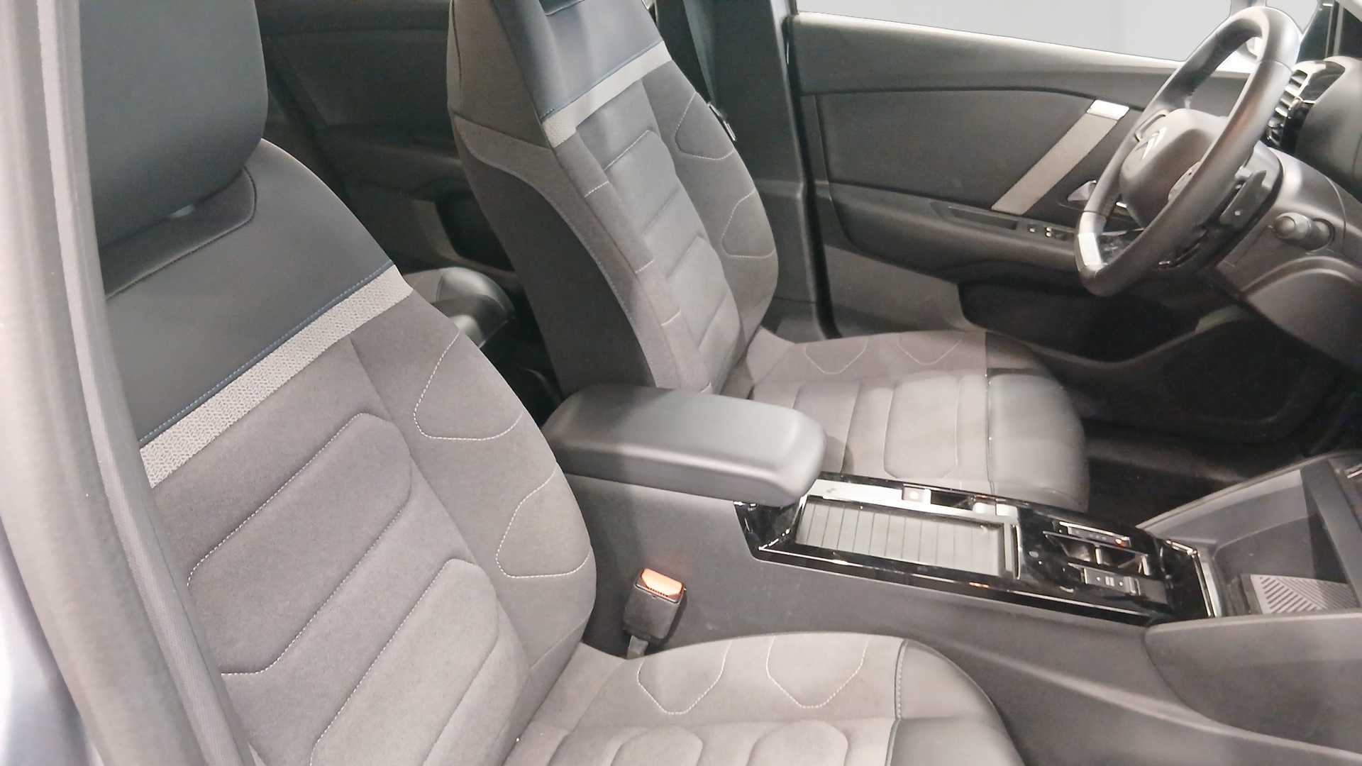 CITROEN C4 PureTech 130 EAT8 Plus
