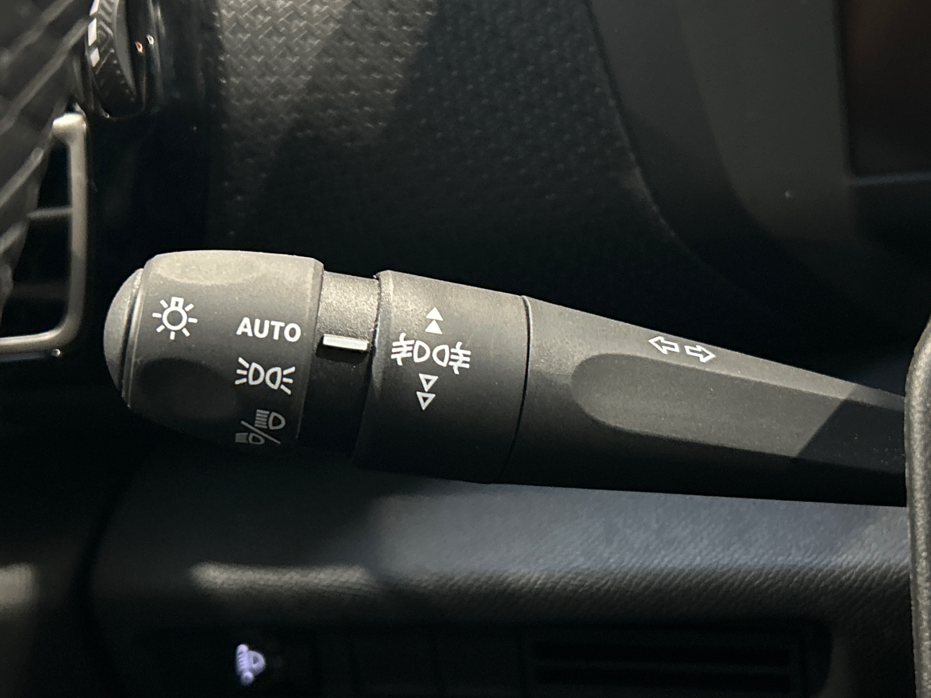 CITROEN C4 Hybride 145 E-dcs6 MAX