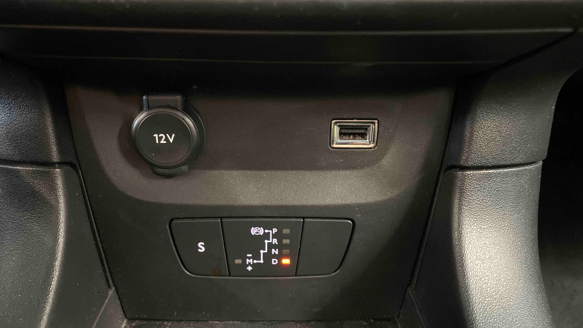 CITROEN C3 PURETECH 110 S&S EAT6 MAX
