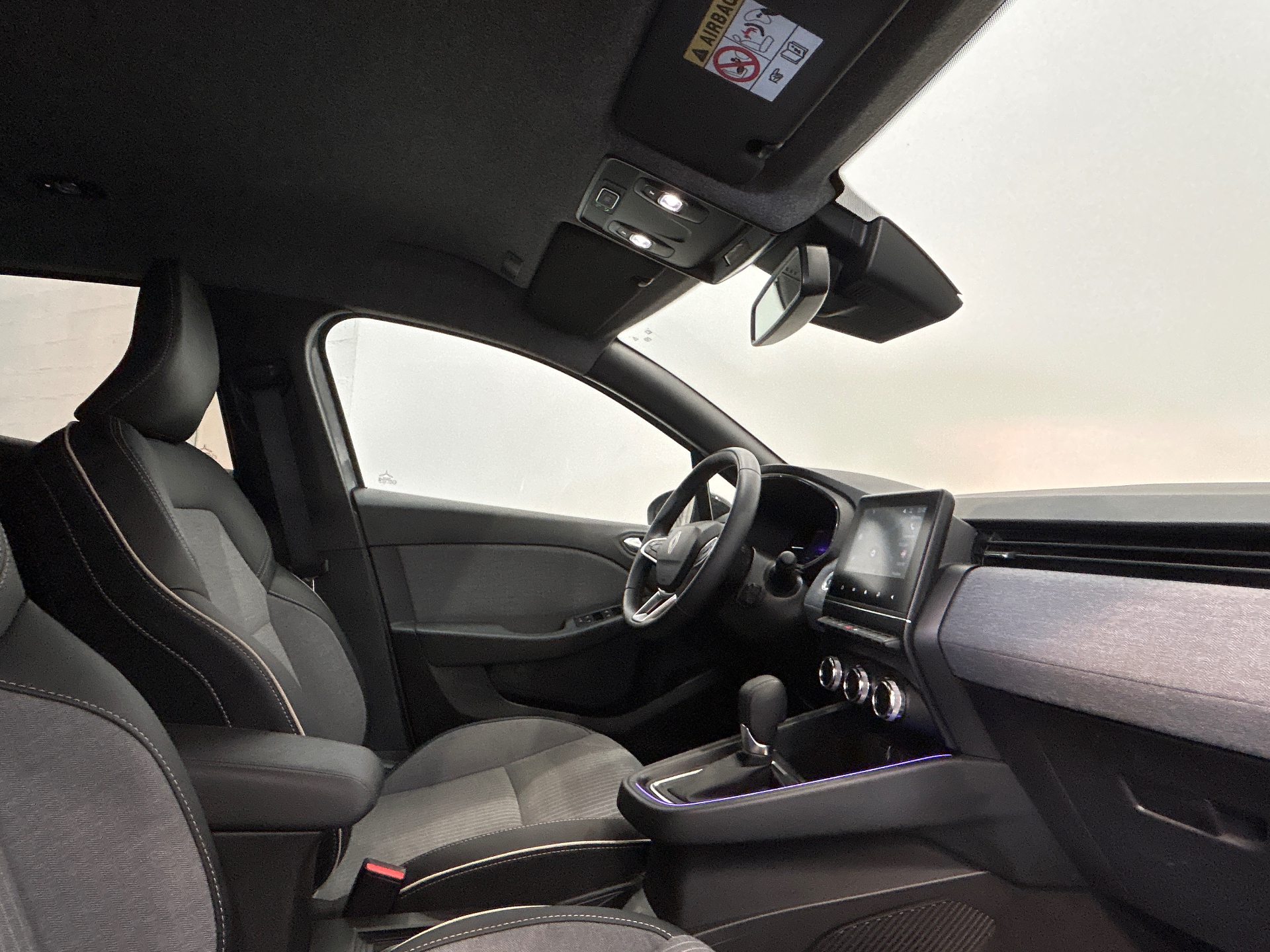 RENAULT CLIO V techno full hybrid E-Tech 145 ch - 24