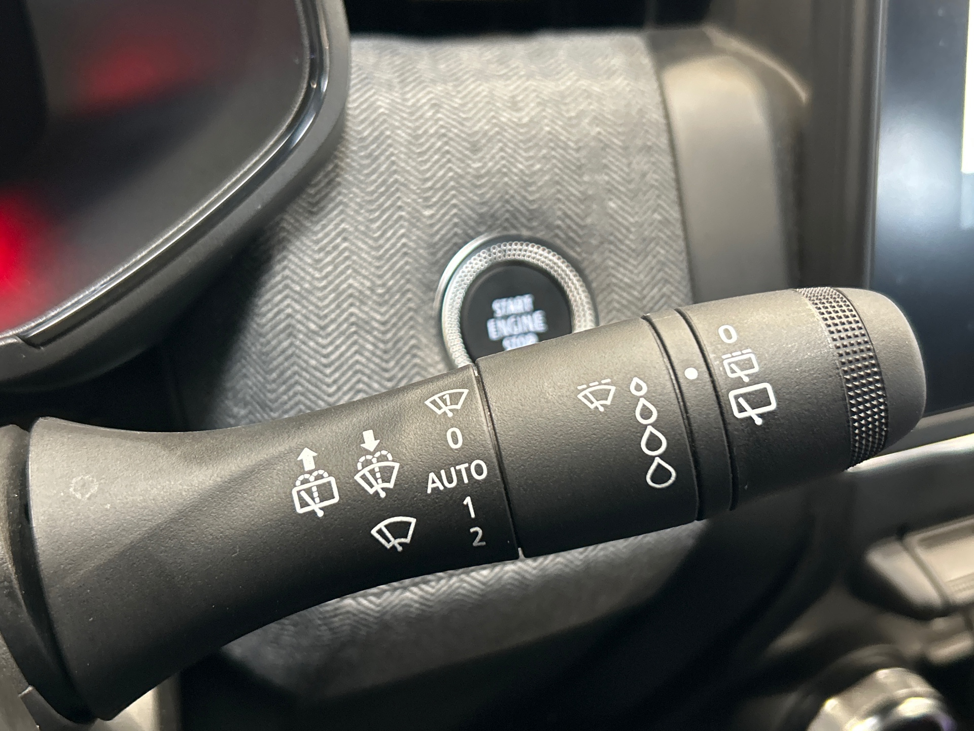RENAULT CLIO V techno full hybrid E-Tech 145 ch - 24