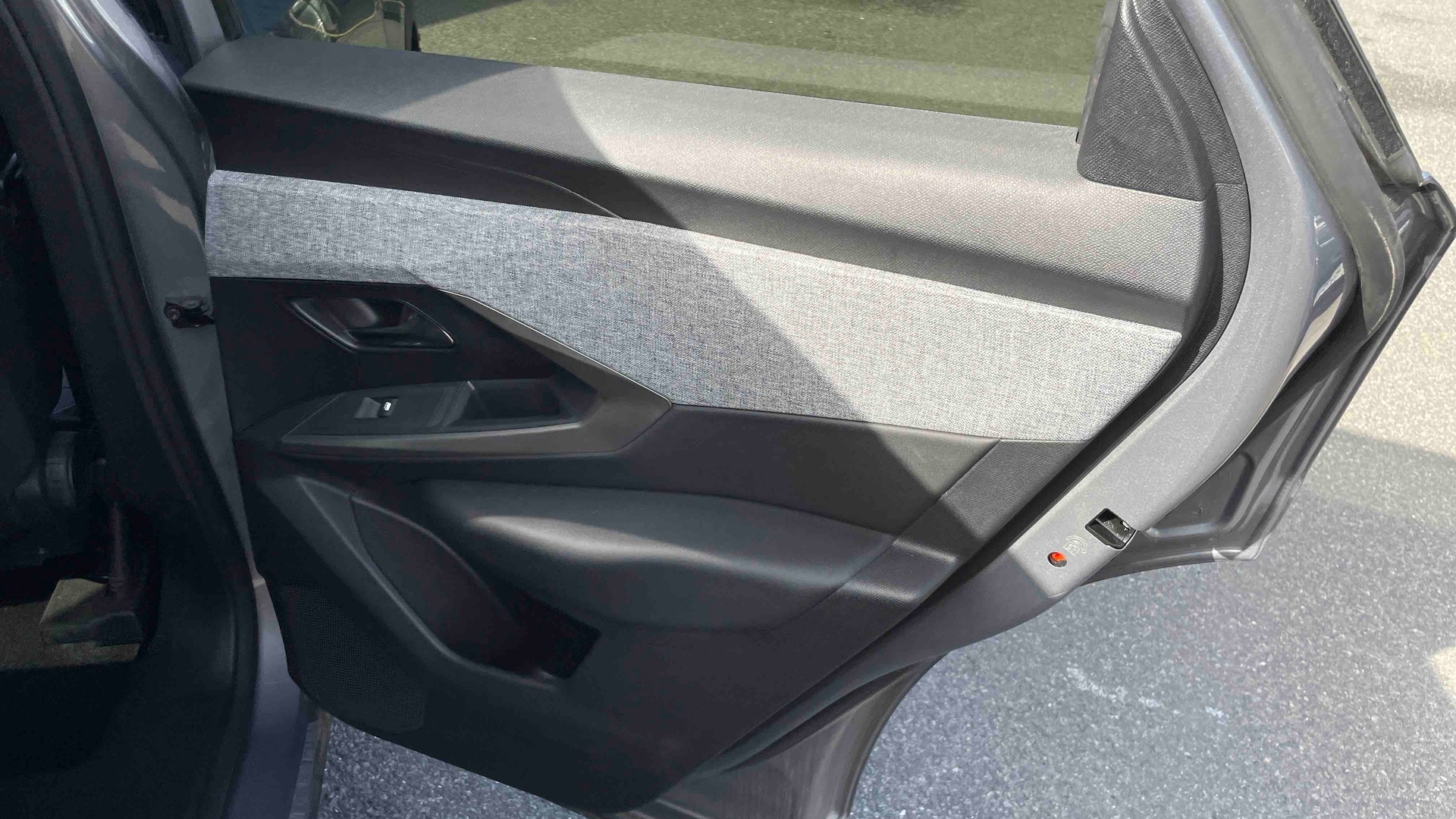 PEUGEOT 3008 Hybrid 145 e-DCS6 Allure