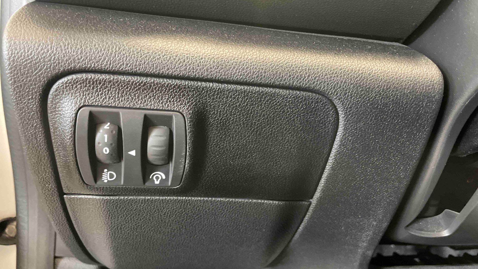 RENAULT MEGANE IV BERLINE Blue dCi 115 EDC Evolution
