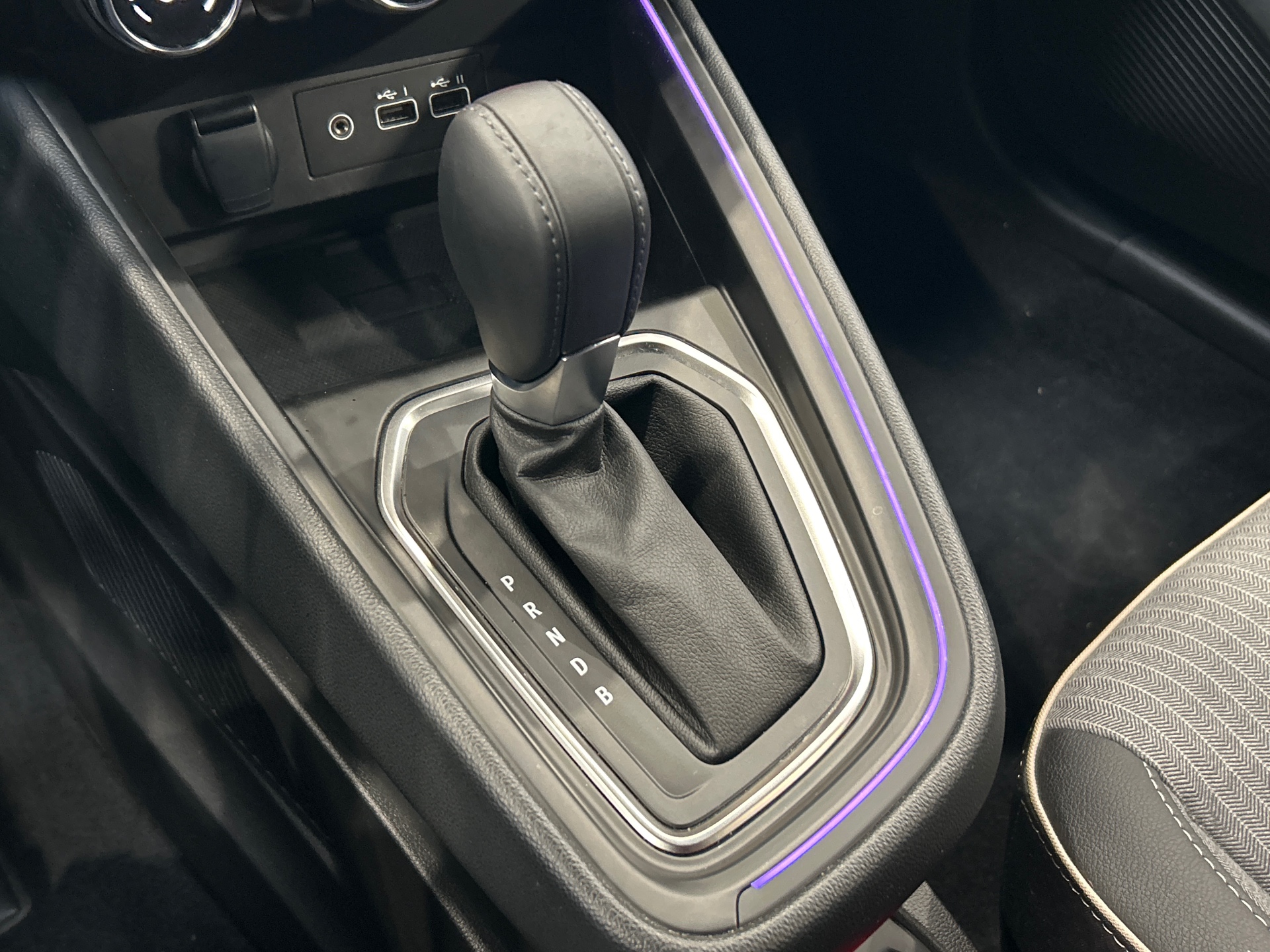RENAULT CLIO V techno full hybrid E-Tech 145 ch - 24